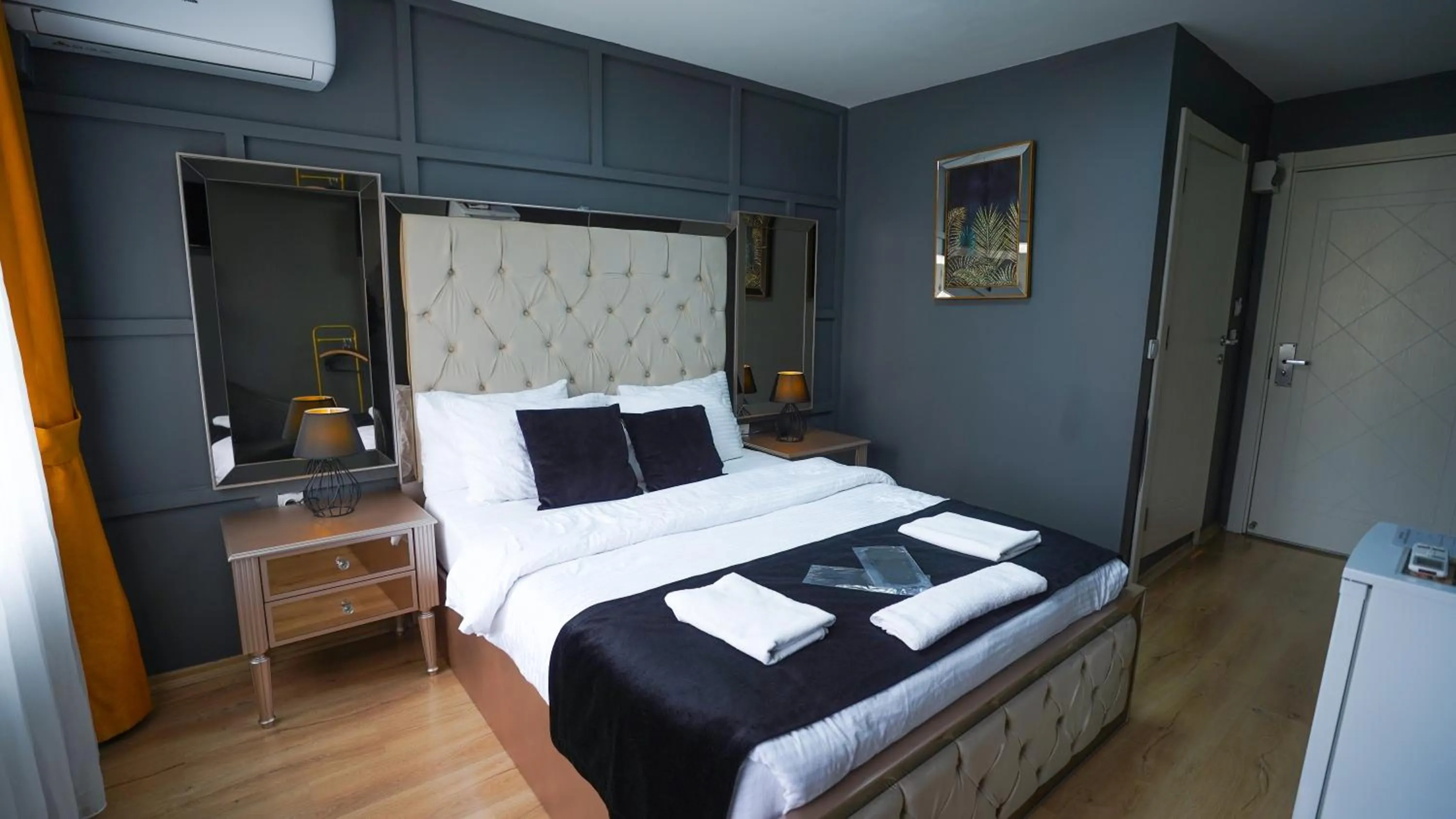 Bed in Luka Suit Hotel