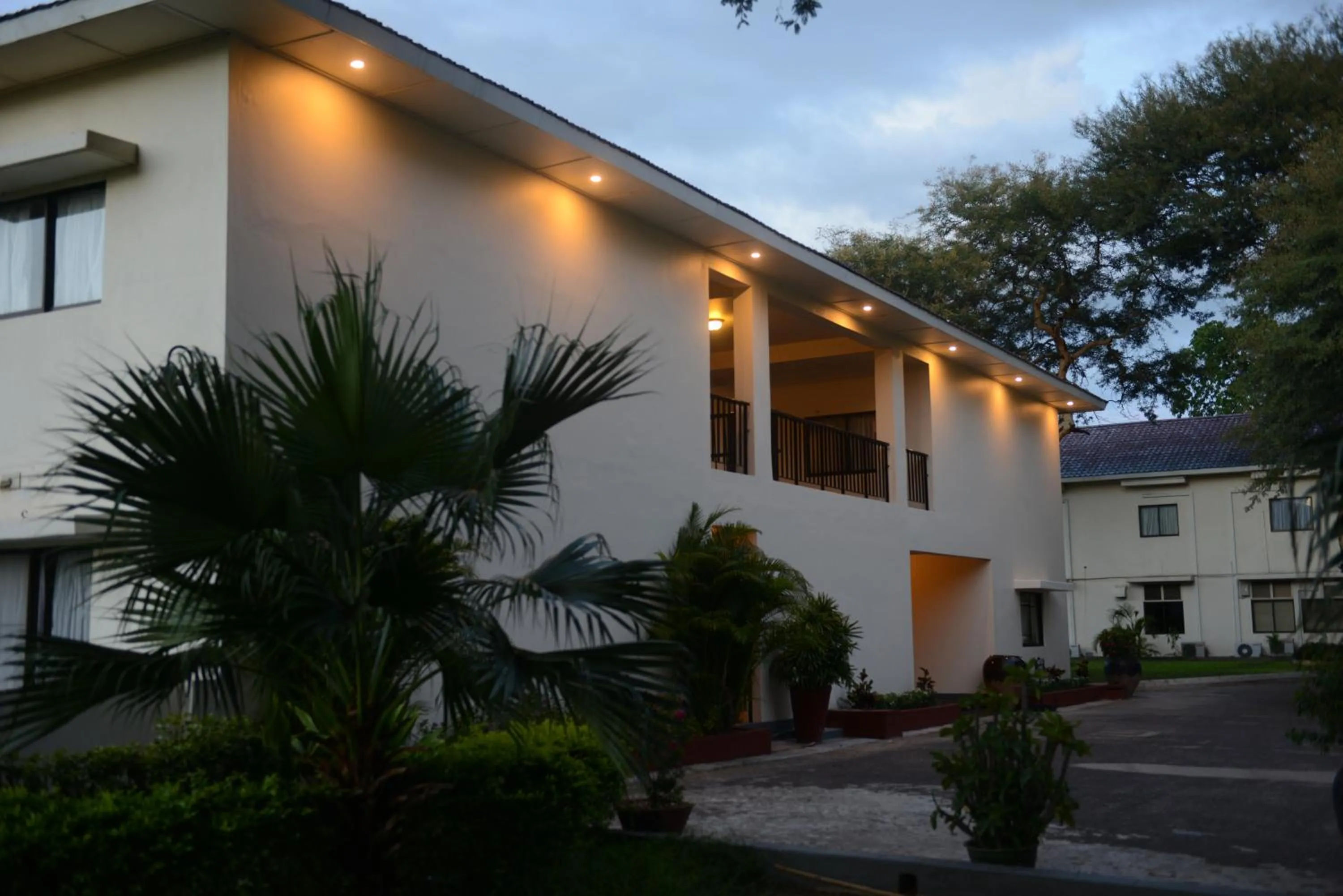 Area and facilities in Bagan Thiripyitsaya Sanctuary Resort