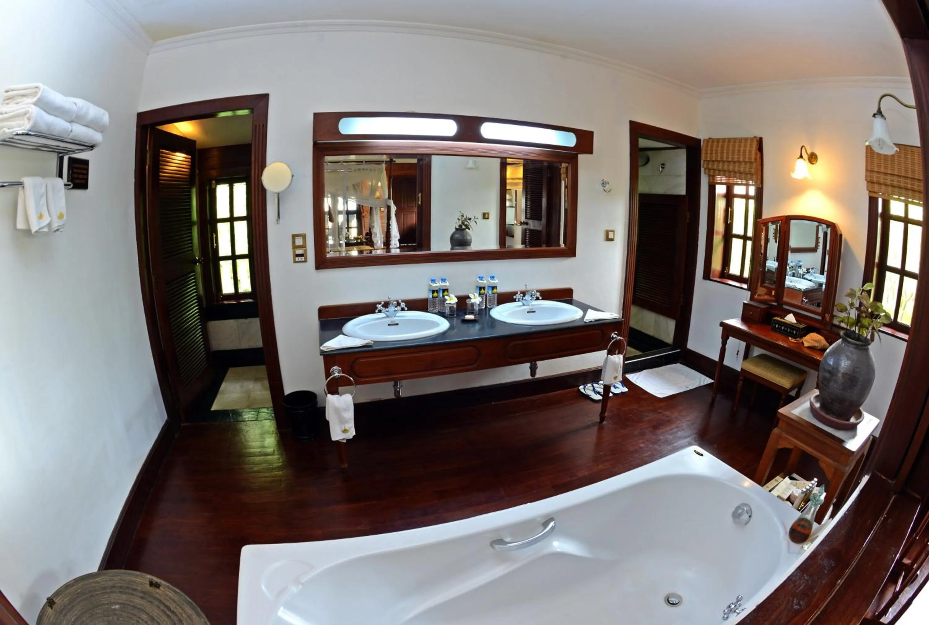 Bathroom, Bed in Bagan Thiripyitsaya Sanctuary Resort