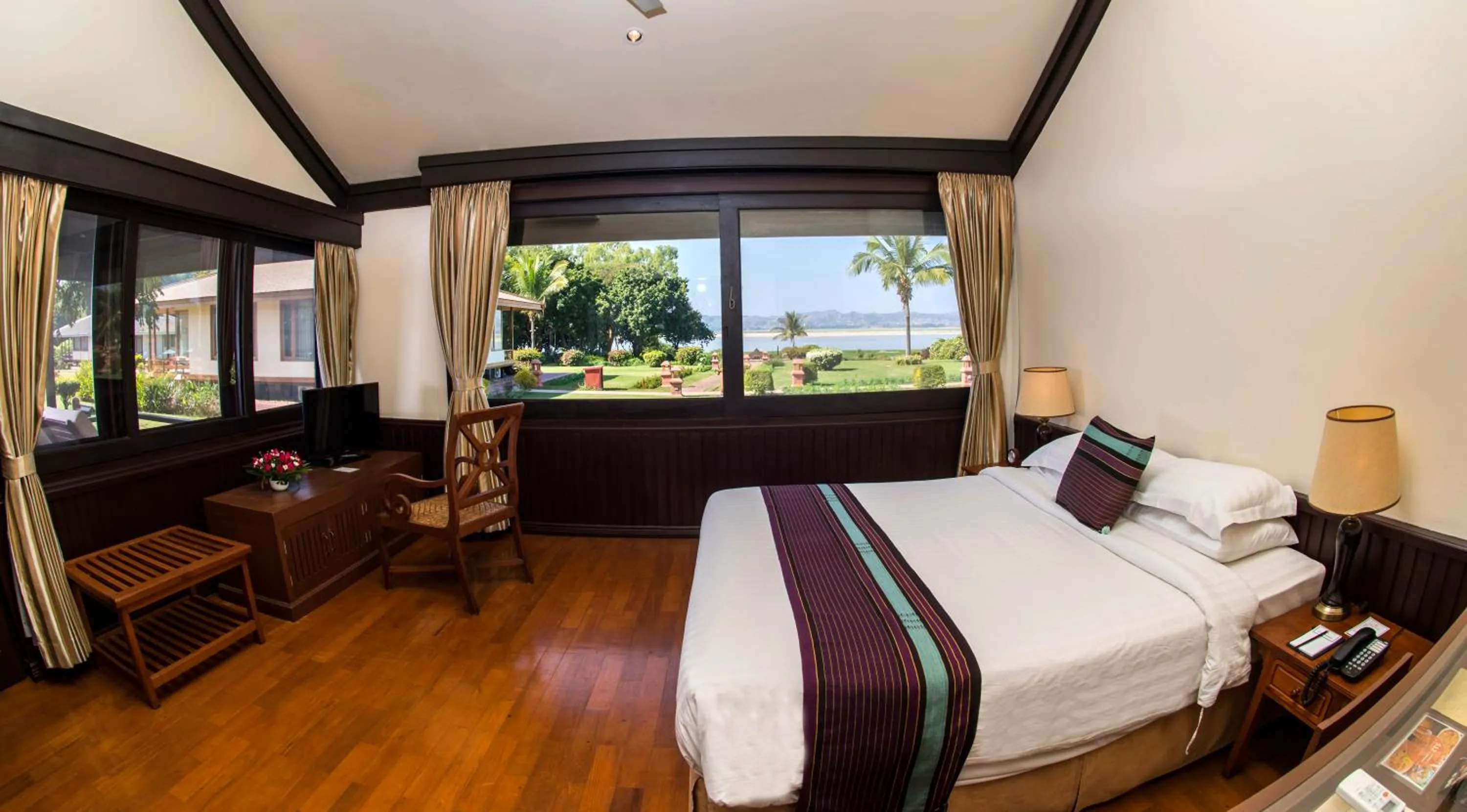 View (from property/room), Bed in Bagan Thiripyitsaya Sanctuary Resort