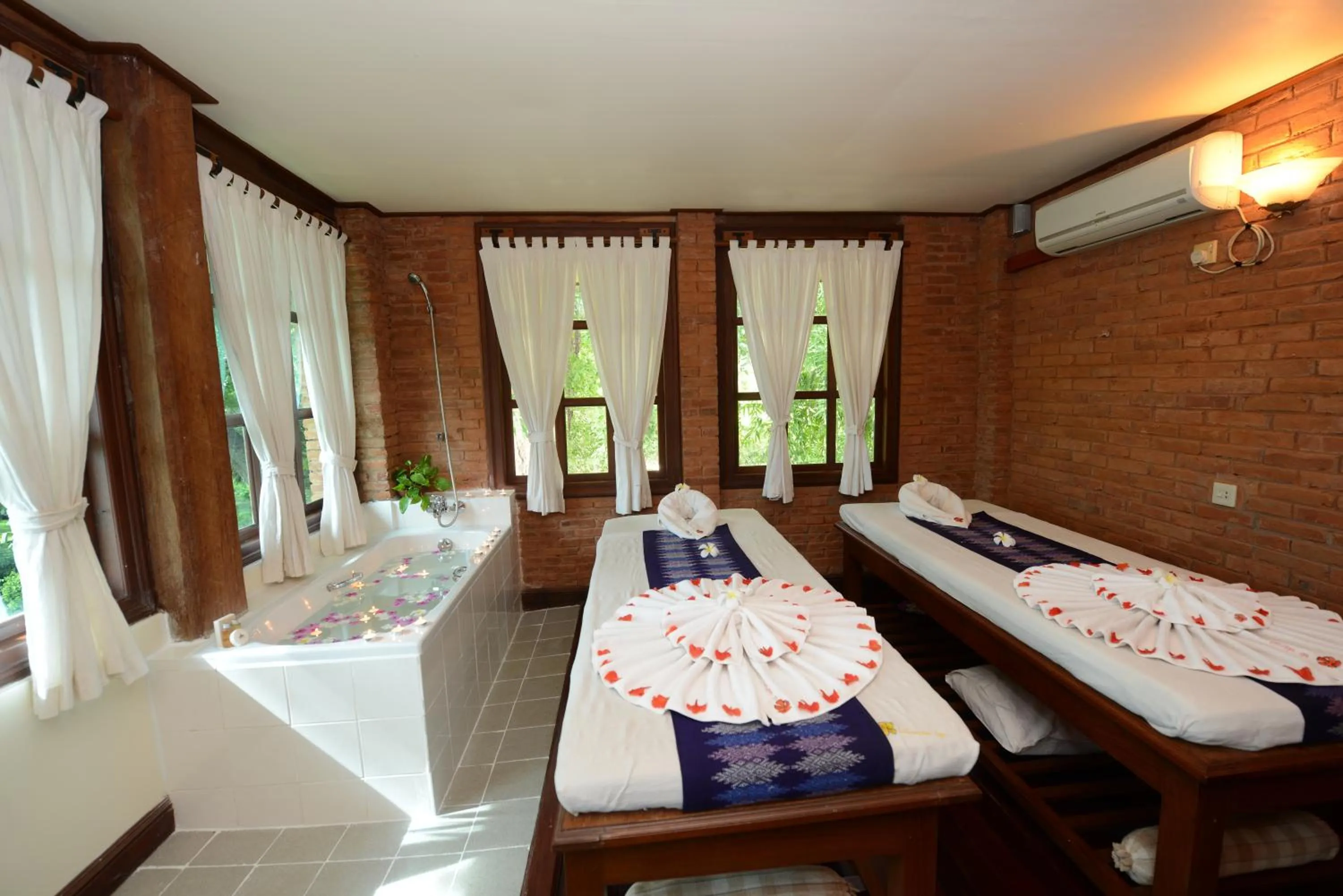 Massage, Bed in Bagan Thiripyitsaya Sanctuary Resort