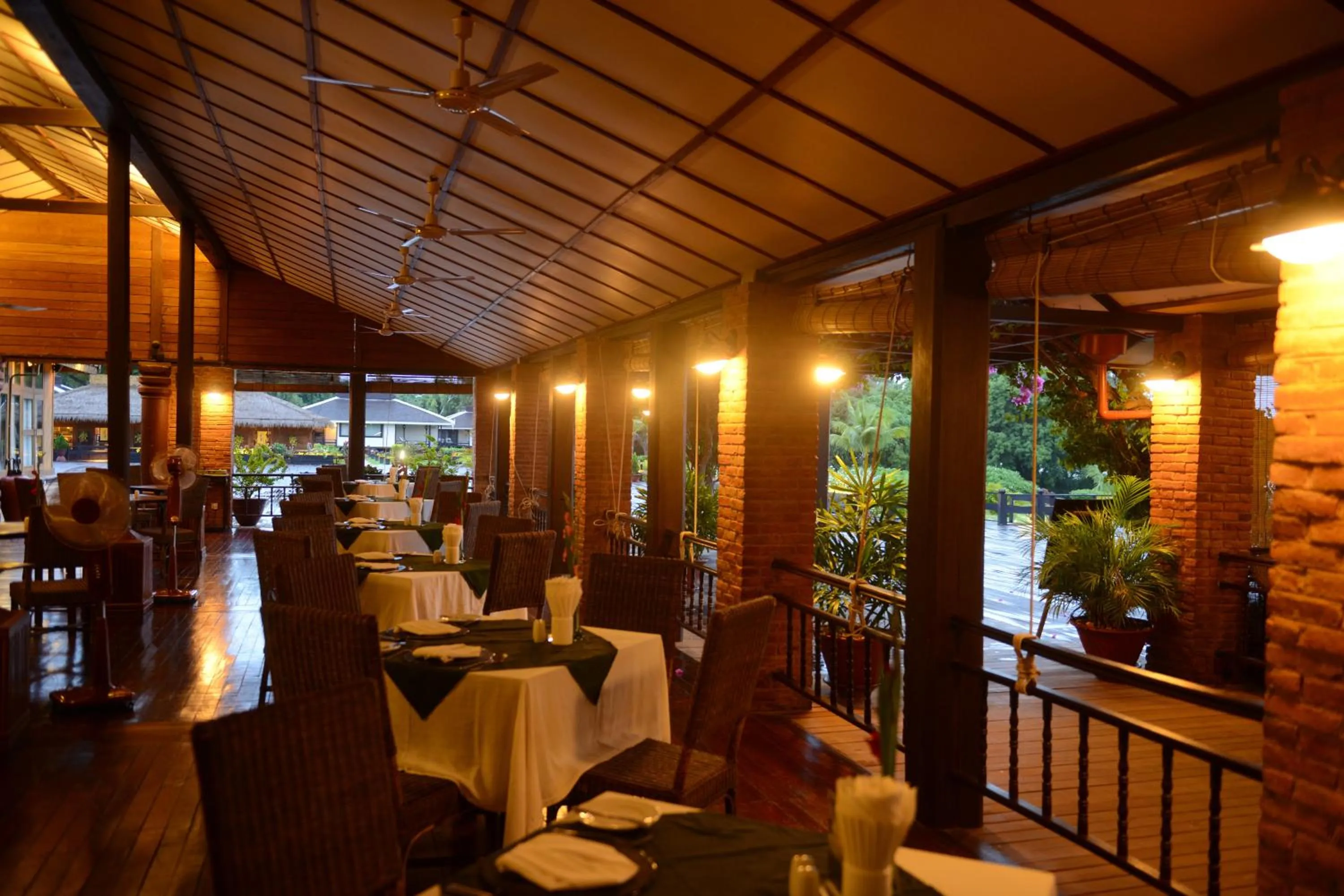 Restaurant/places to eat in Bagan Thiripyitsaya Sanctuary Resort