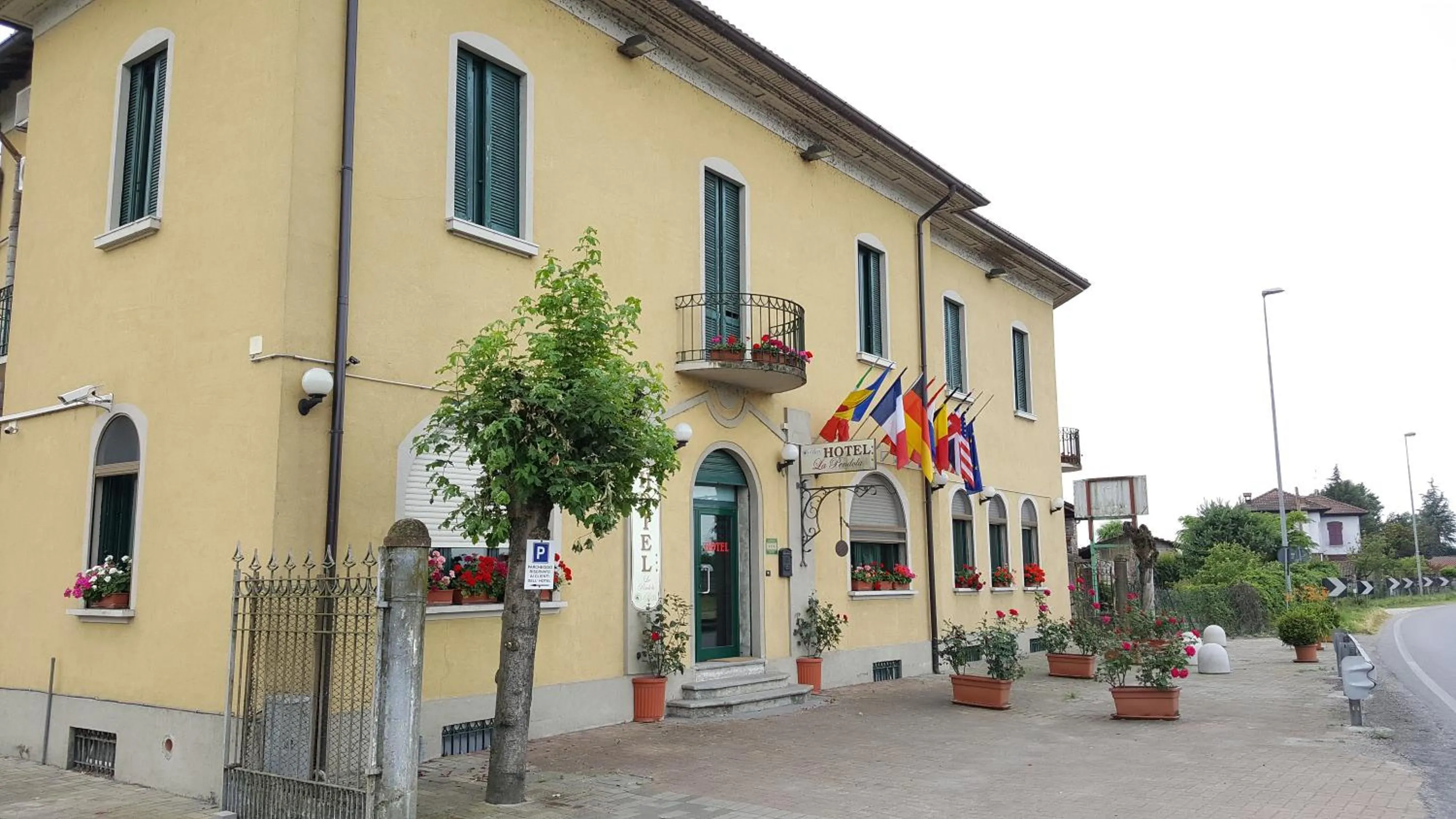 Facade/entrance in Hotel La Pendola