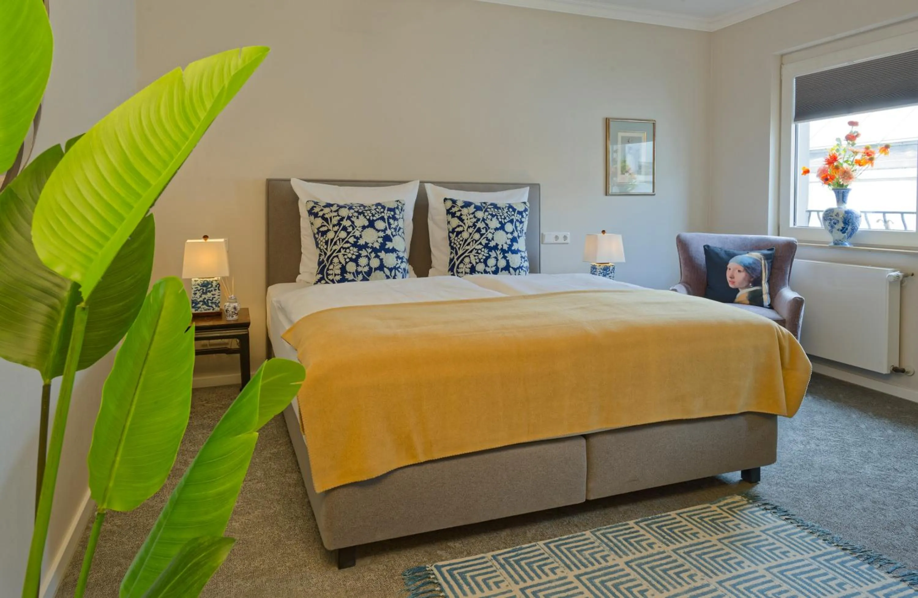 Bed in Hanseat-Hotel