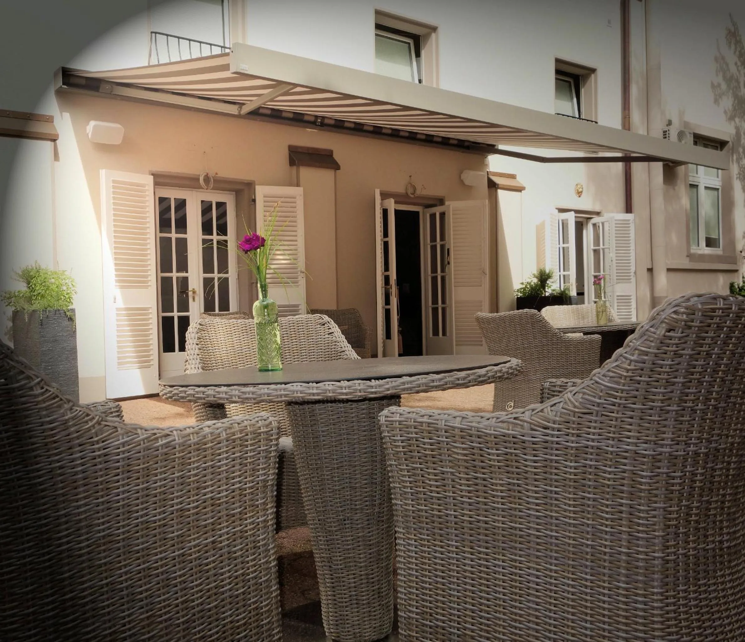 Patio in Hanseat-Hotel