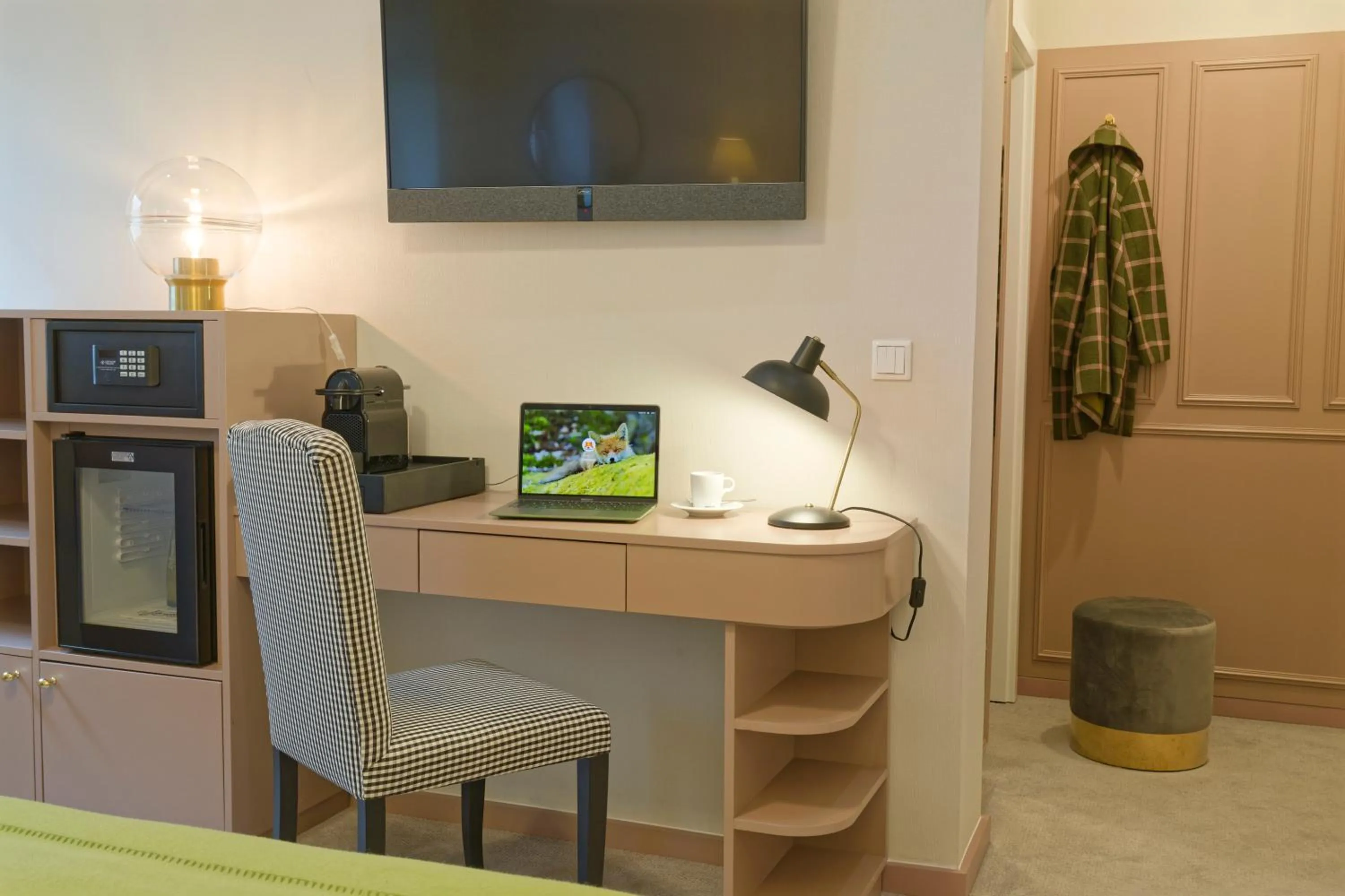 TV and multimedia in Hanseat-Hotel
