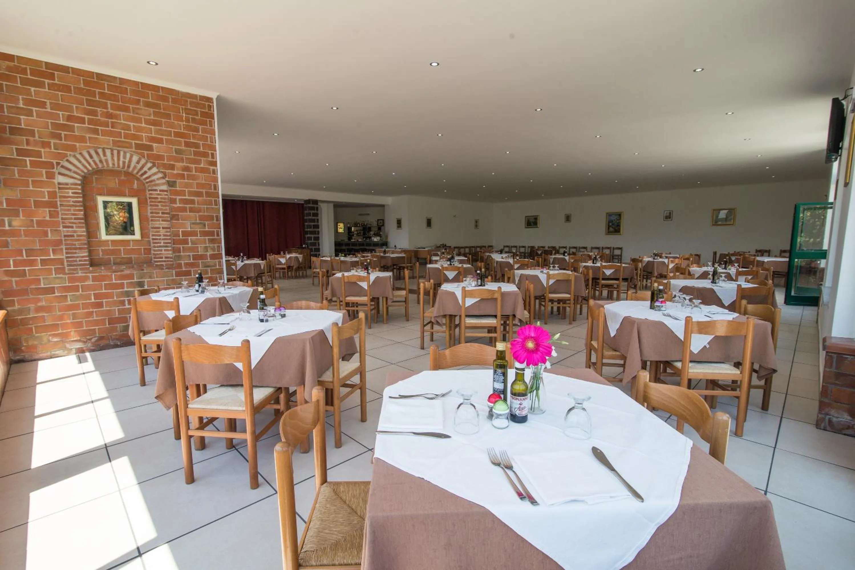 Restaurant/places to eat in Villaggio Alkantara