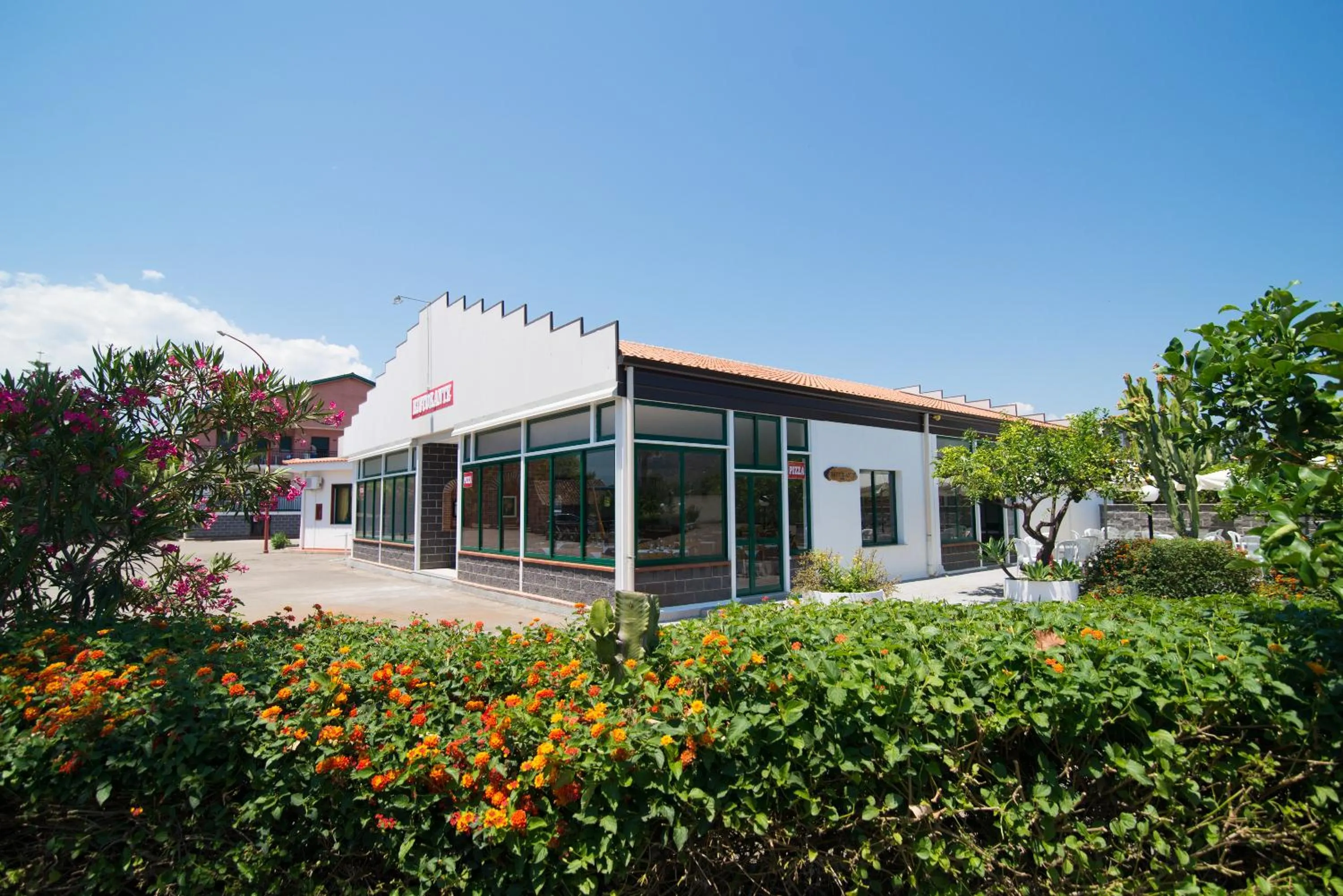 Restaurant/places to eat in Villaggio Alkantara