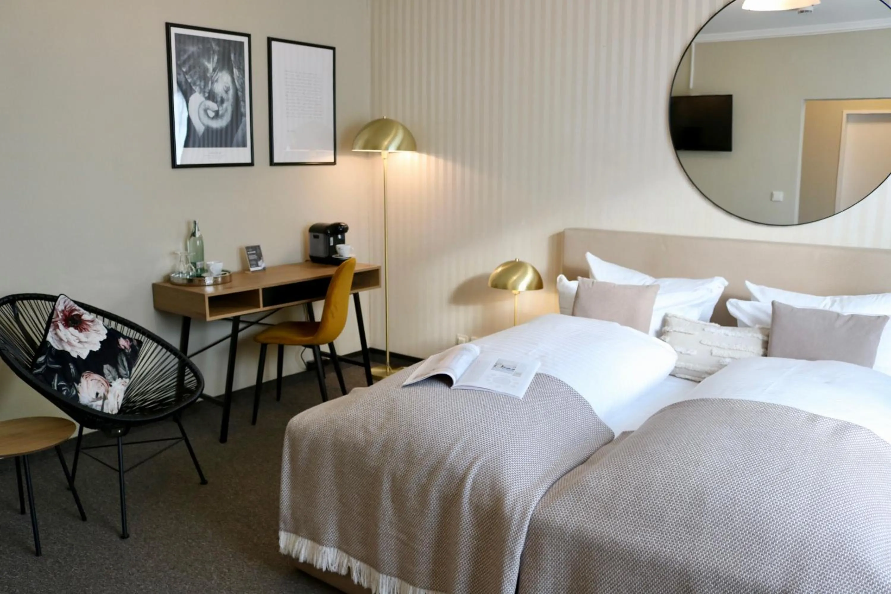 Photo of the whole room, Bed in Hotel Stadt Hamburg