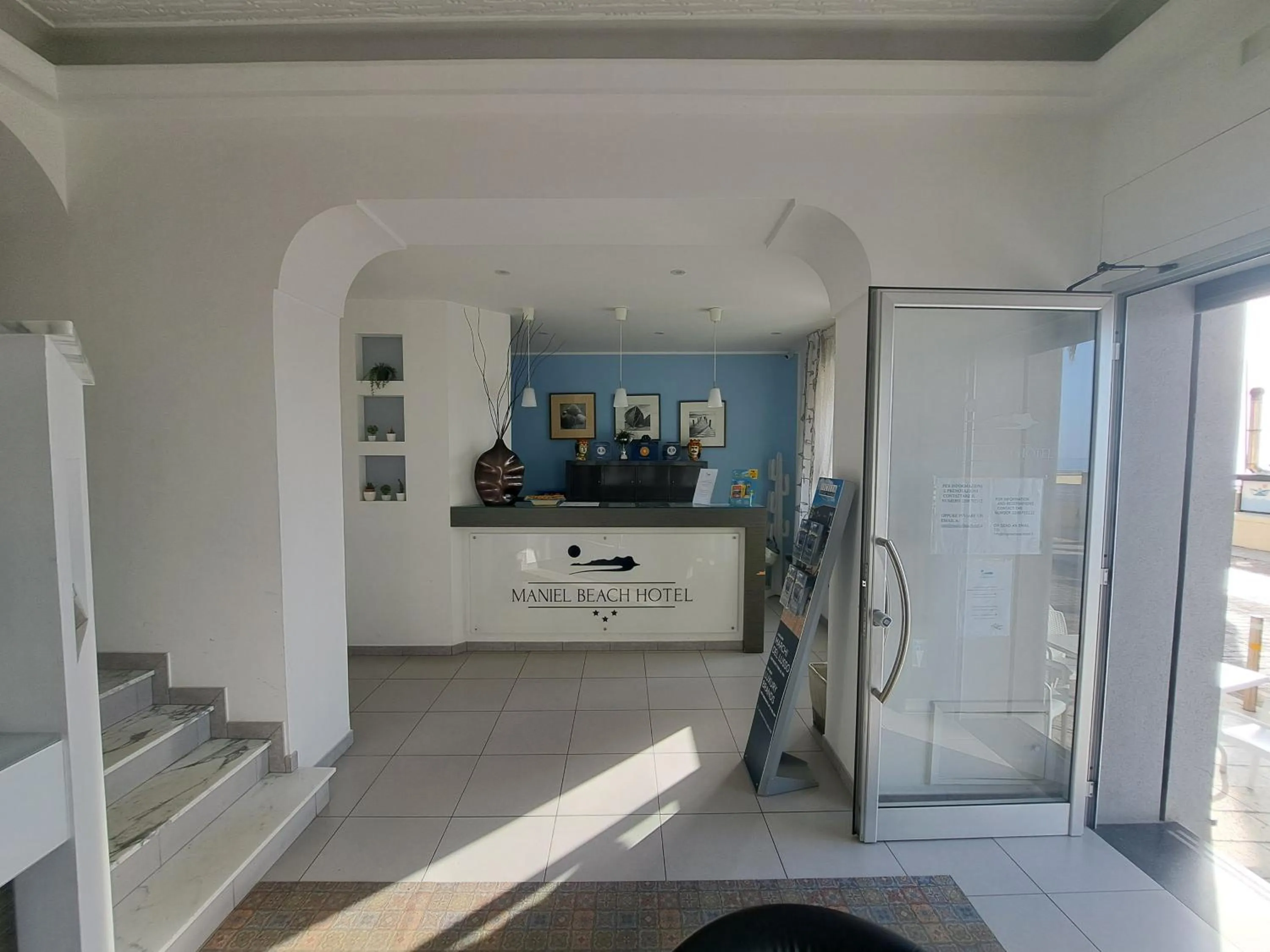 Lobby or reception in Maniel Beach Hotel