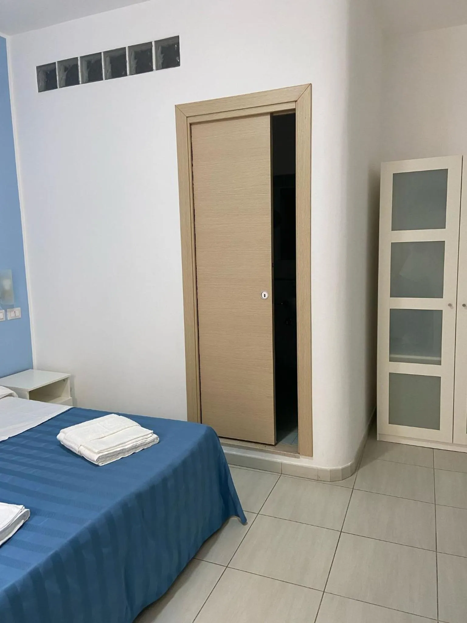 Bedroom, Bed in Maniel Beach Hotel