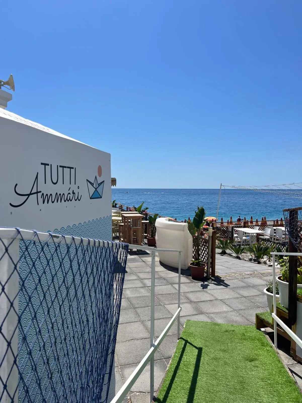 Restaurant/places to eat in Maniel Beach Hotel