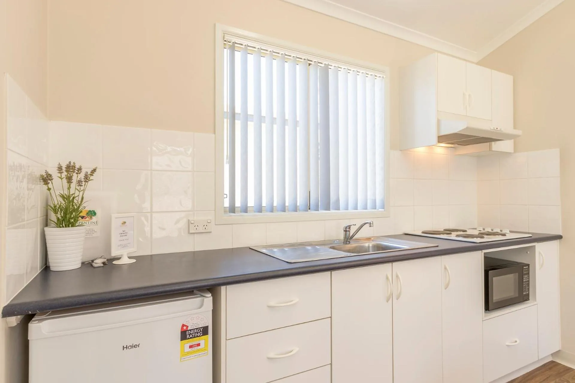 Kitchen or kitchenette in Tasman Holiday Parks - Serpentine Falls