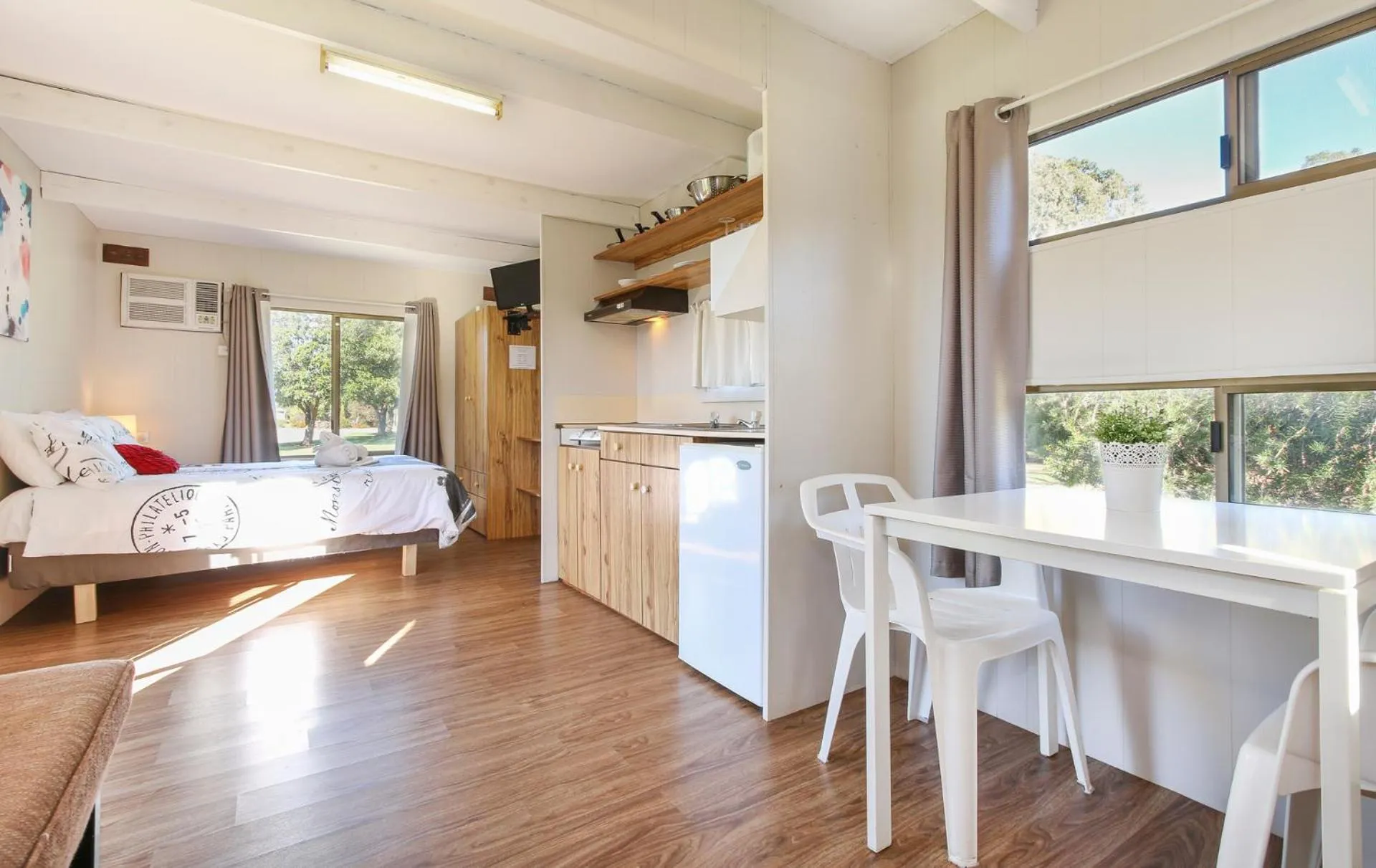 Kitchen or kitchenette in Tasman Holiday Parks - Serpentine Falls