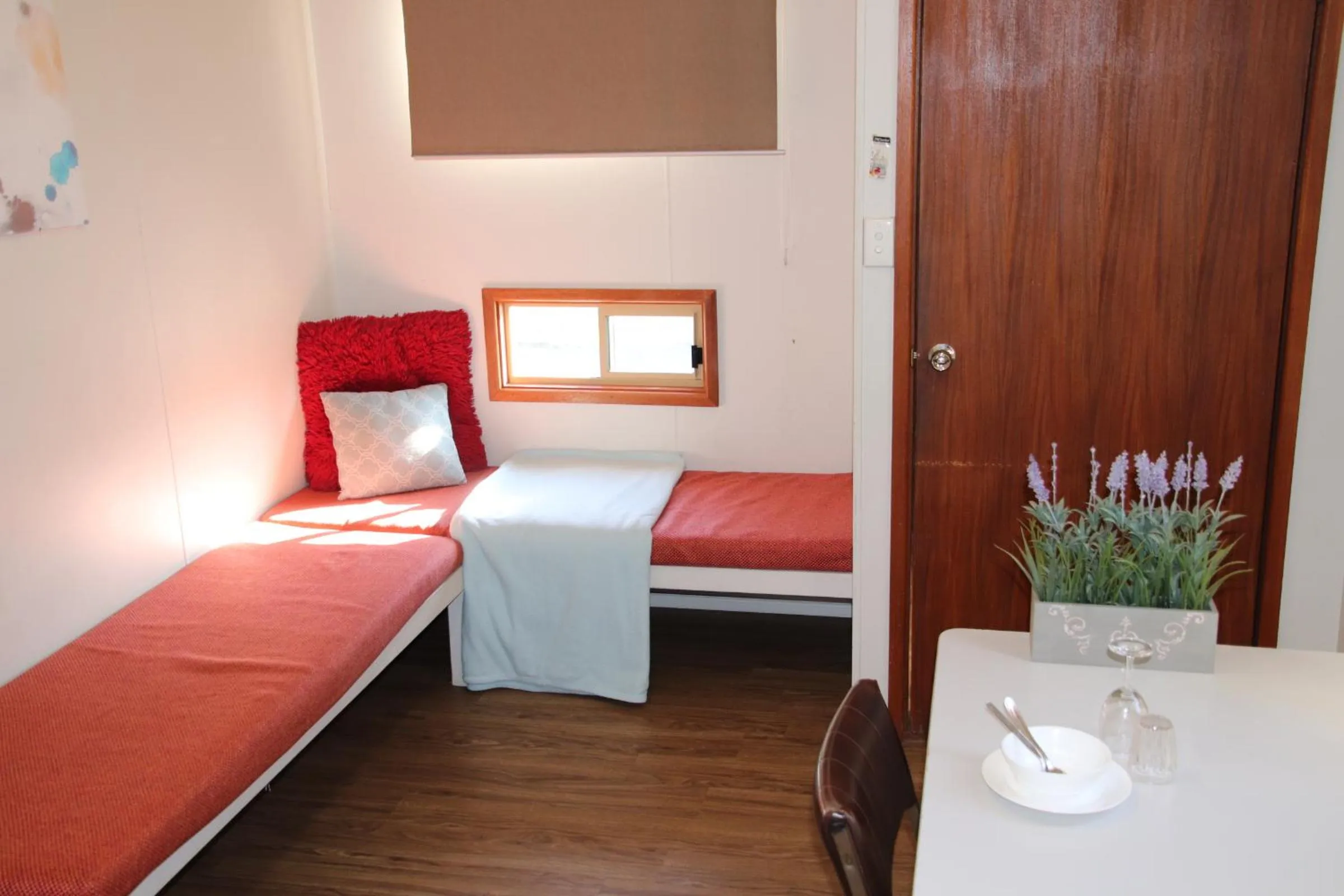 Photo of the whole room, Bed in Tasman Holiday Parks - Serpentine Falls