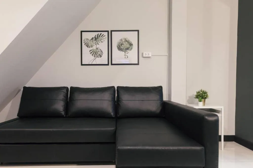 S2 Silom Large room 4-6 guests Full kitchen WIFI