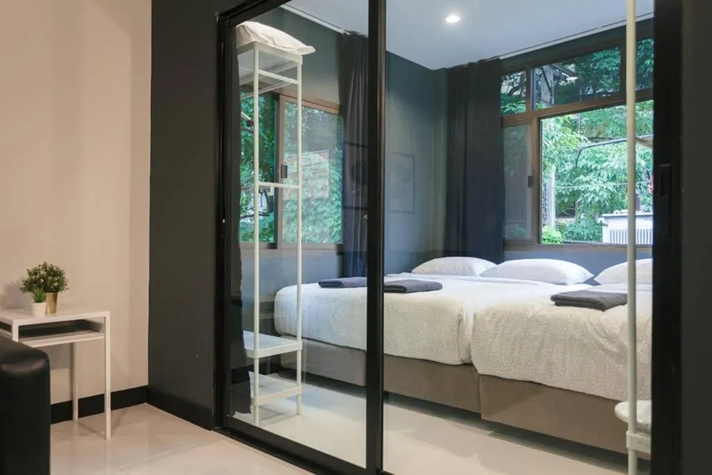 Bed in S2 Silom Large room 4-6 guests Full kitchen WIFI