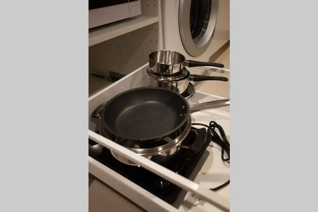 S2 Silom Large room 4-6 guests Full kitchen WIFI