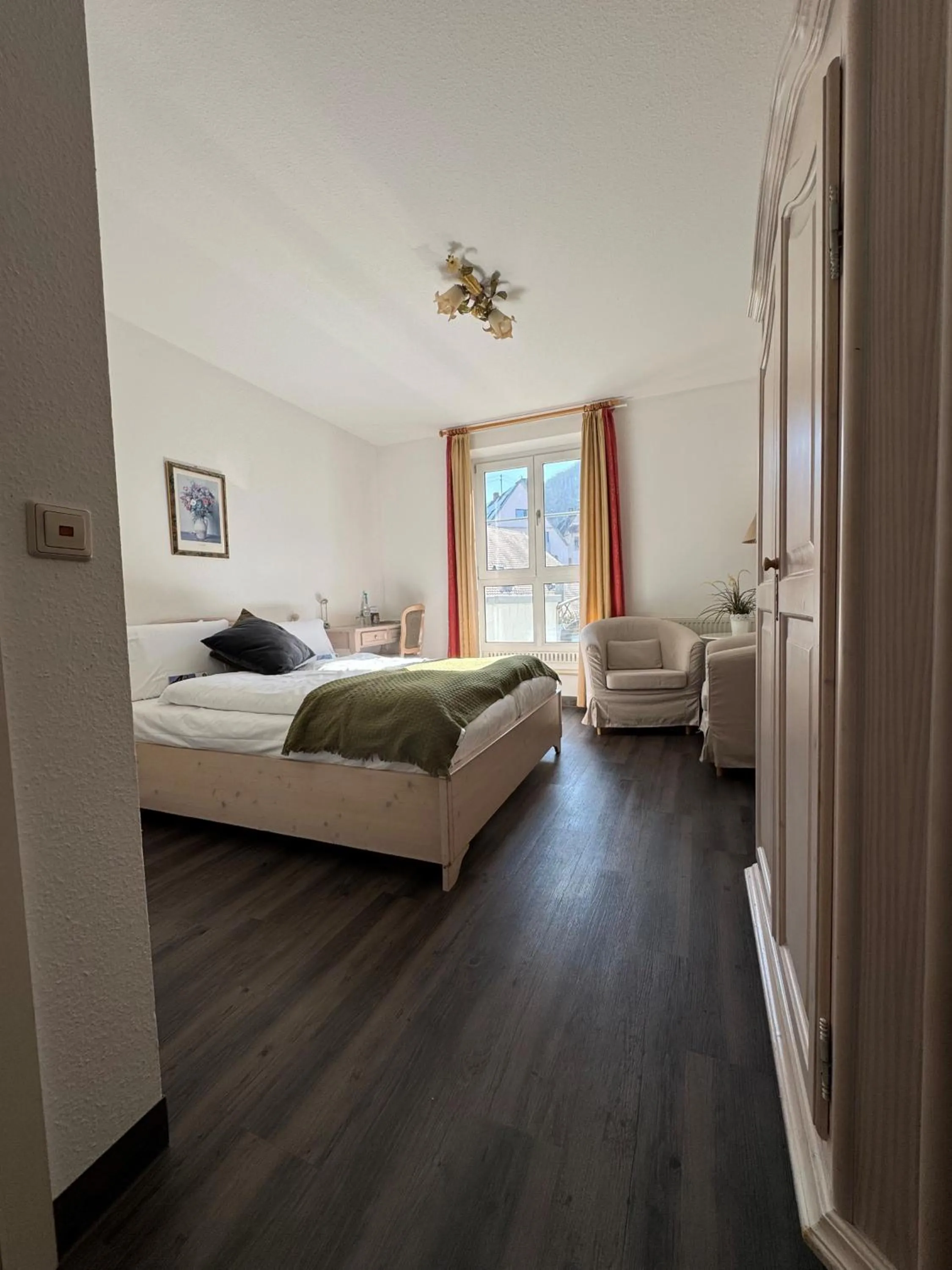 Photo of the whole room, Bed in Flair Hotel Vier Jahreszeiten