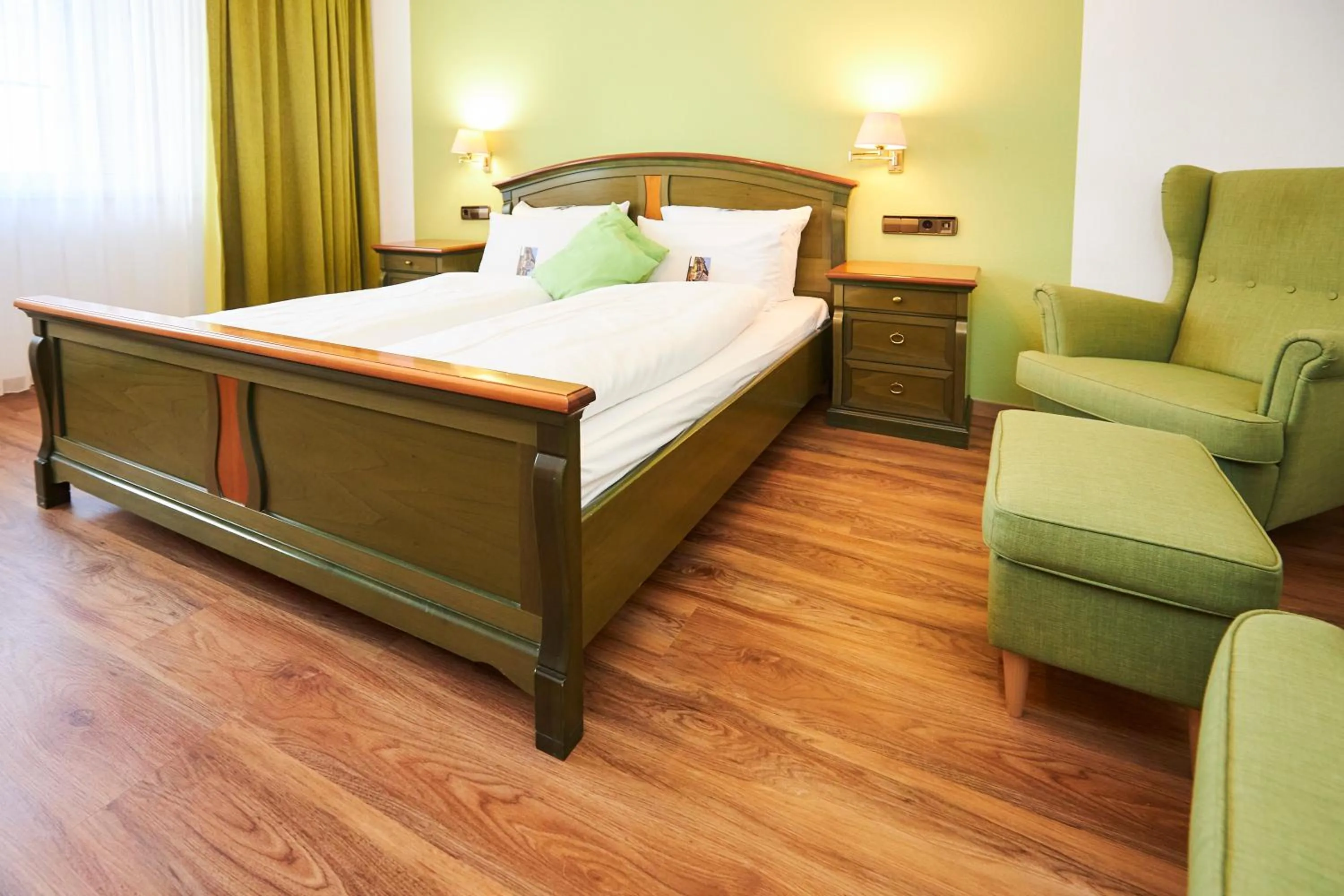 Photo of the whole room, Bed in Flair Hotel Vier Jahreszeiten