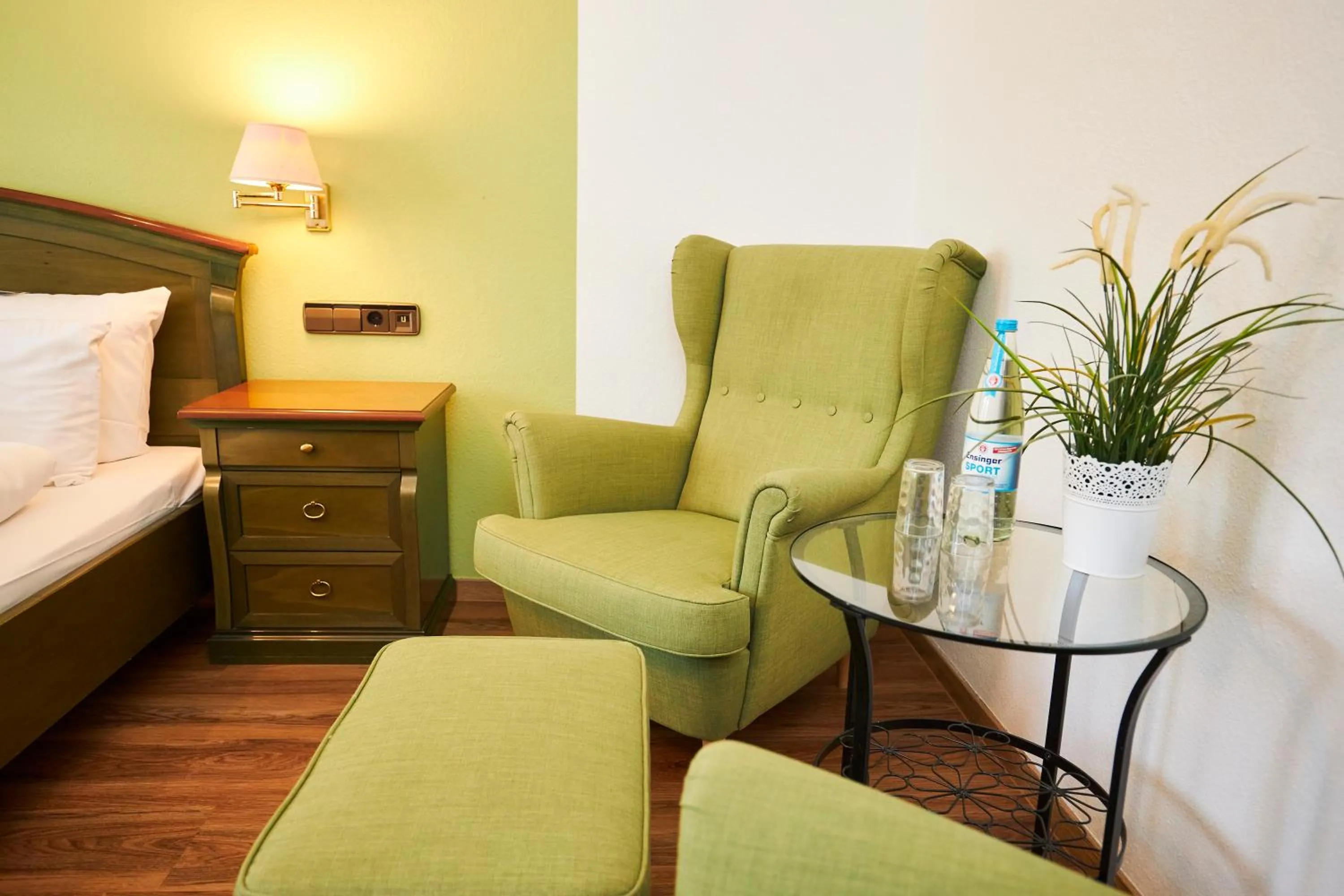 Photo of the whole room, Bed in Flair Hotel Vier Jahreszeiten