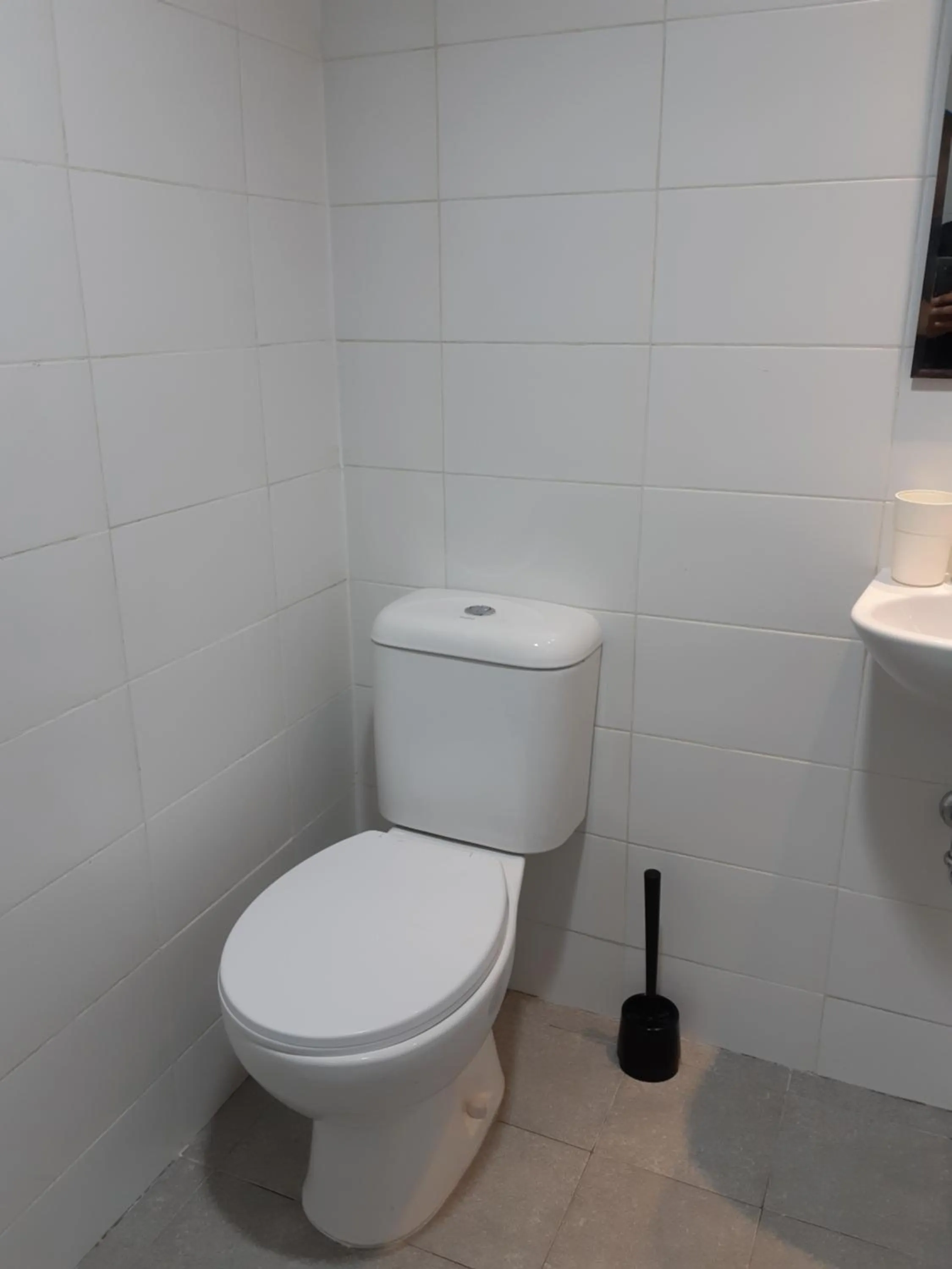 Bathroom in UROOMS Senayan