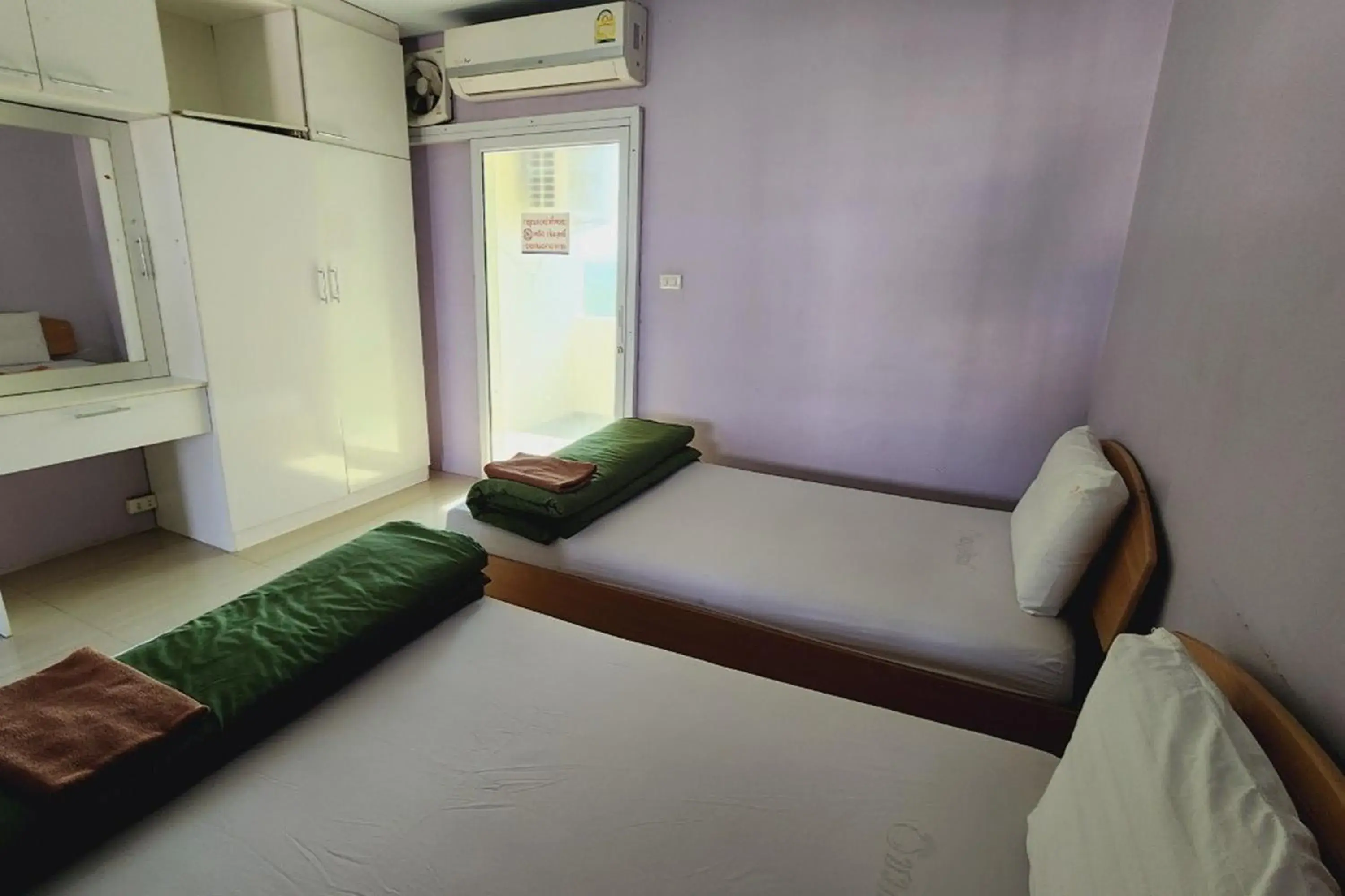 Standard Twin Room in Chompoo Inn Standard Twin Room in Chompoo Inn