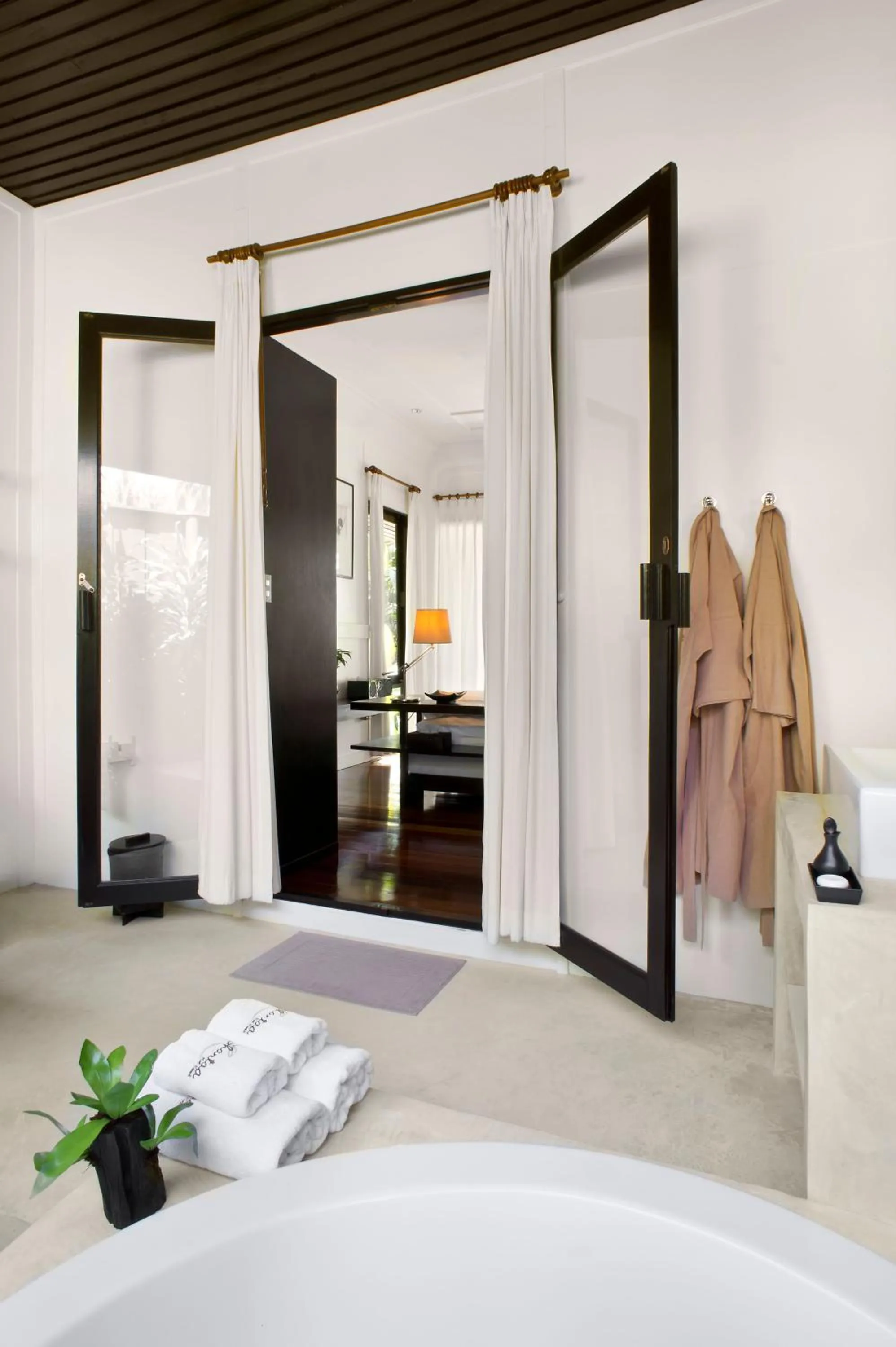 Photo of the whole room, Bed in Shantaa Resort, Kohkood