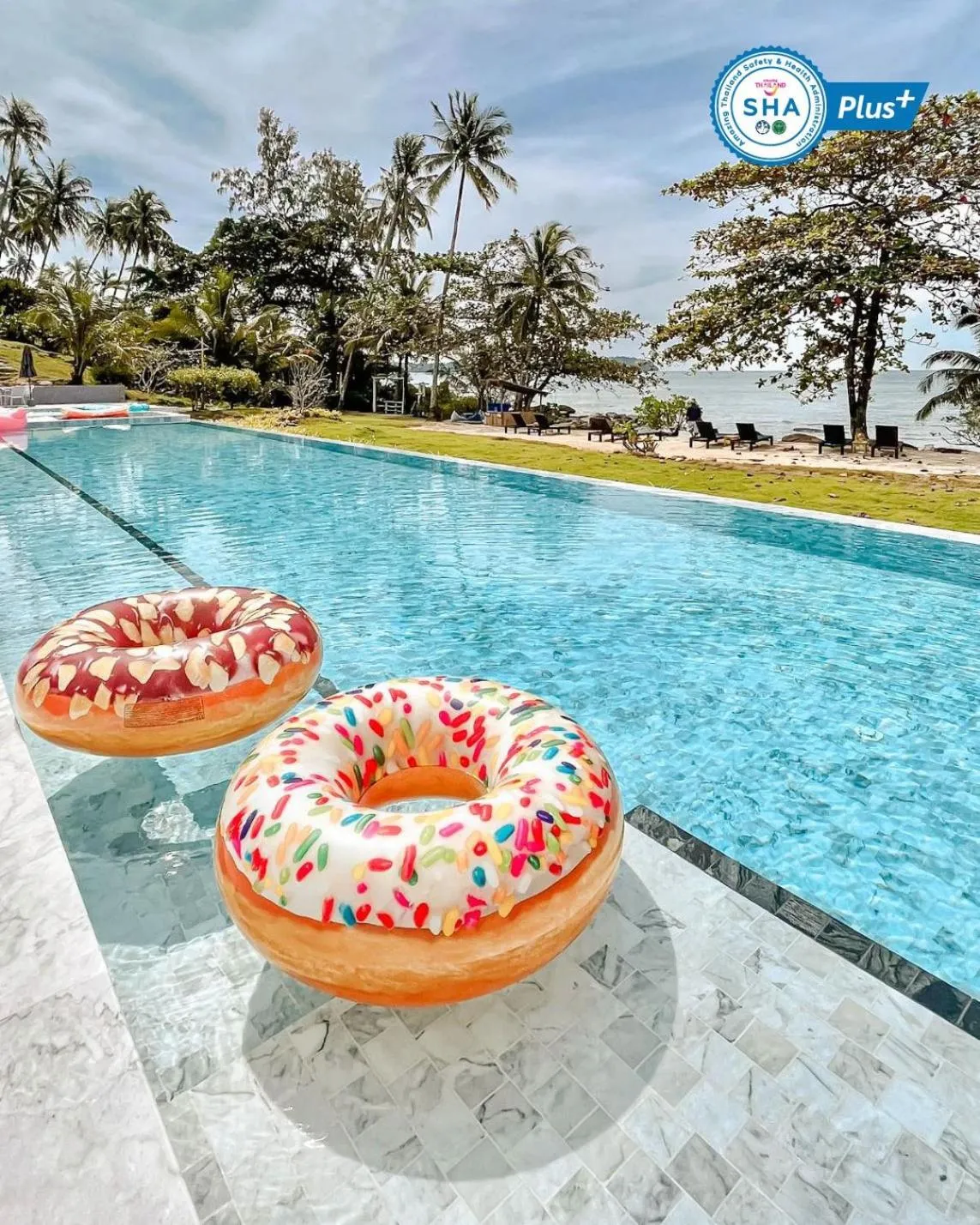 Swimming pool in Shantaa Resort, Kohkood