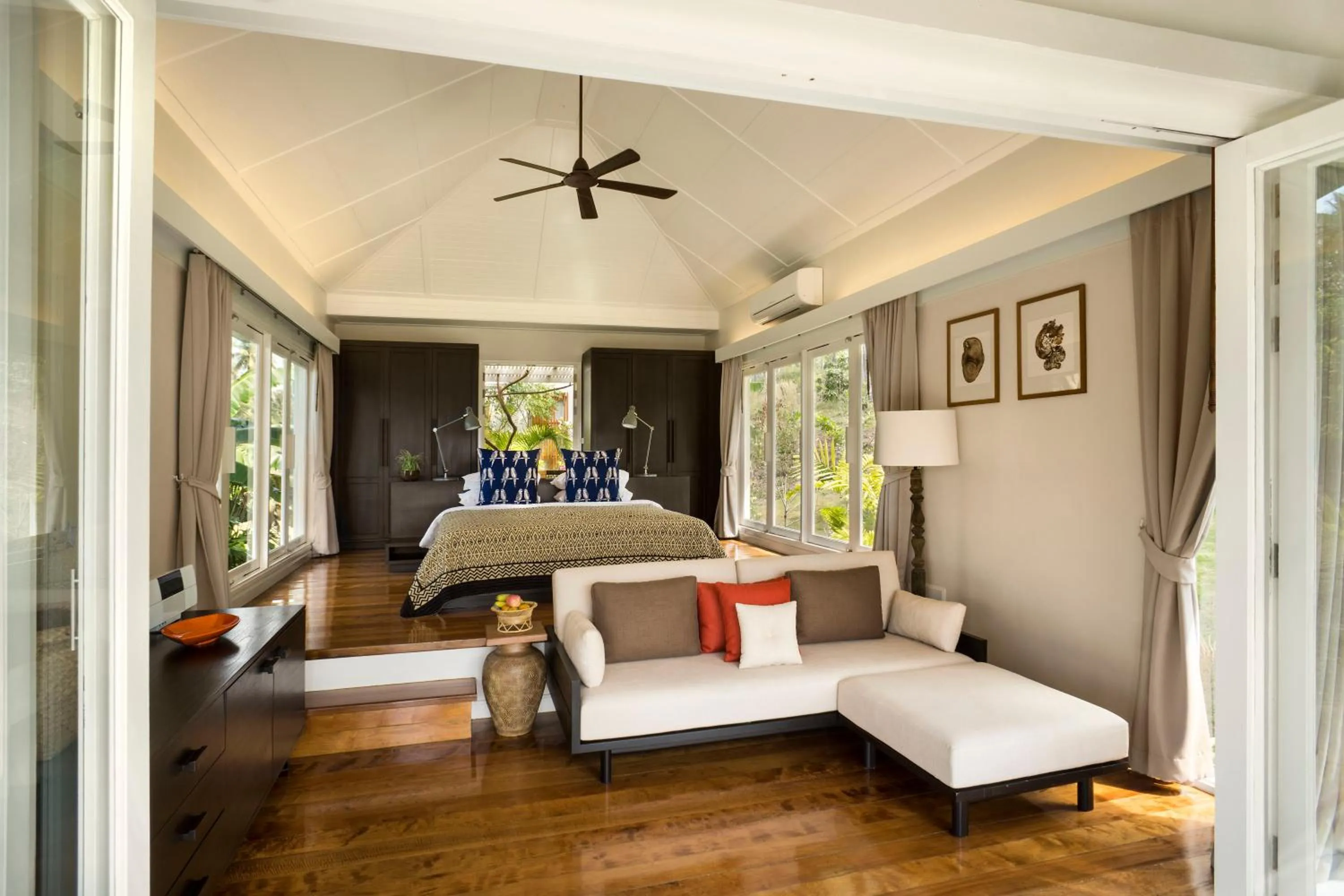 Photo of the whole room, Bed in Shantaa Resort, Kohkood