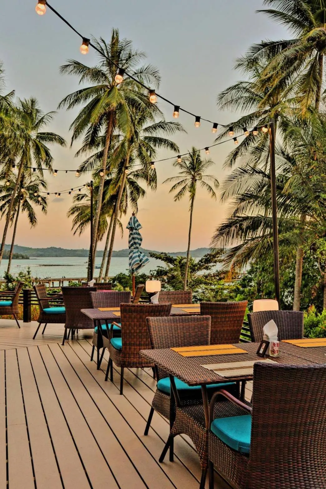 Restaurant/places to eat in Shantaa Resort, Kohkood