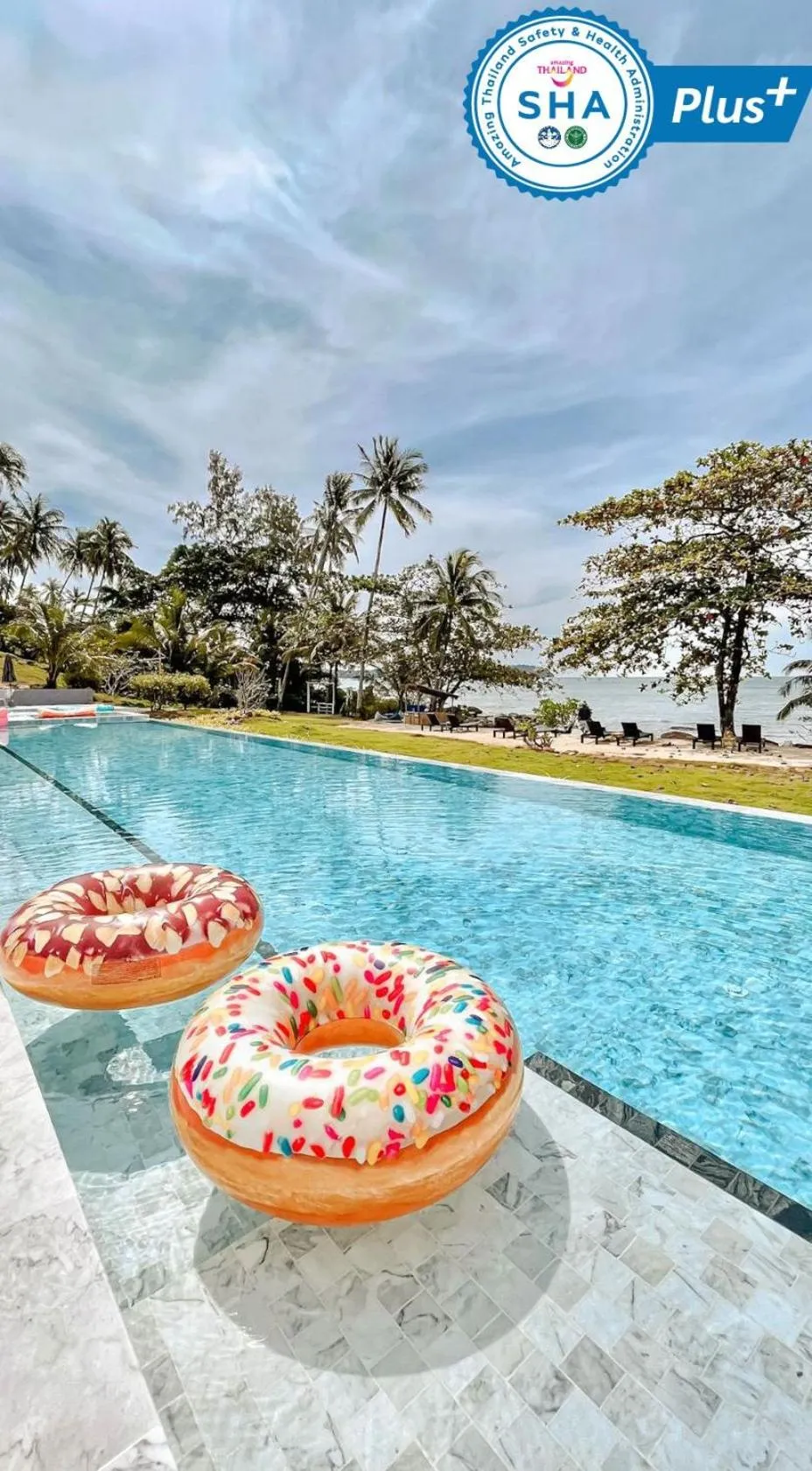 Swimming pool in Shantaa Resort, Kohkood