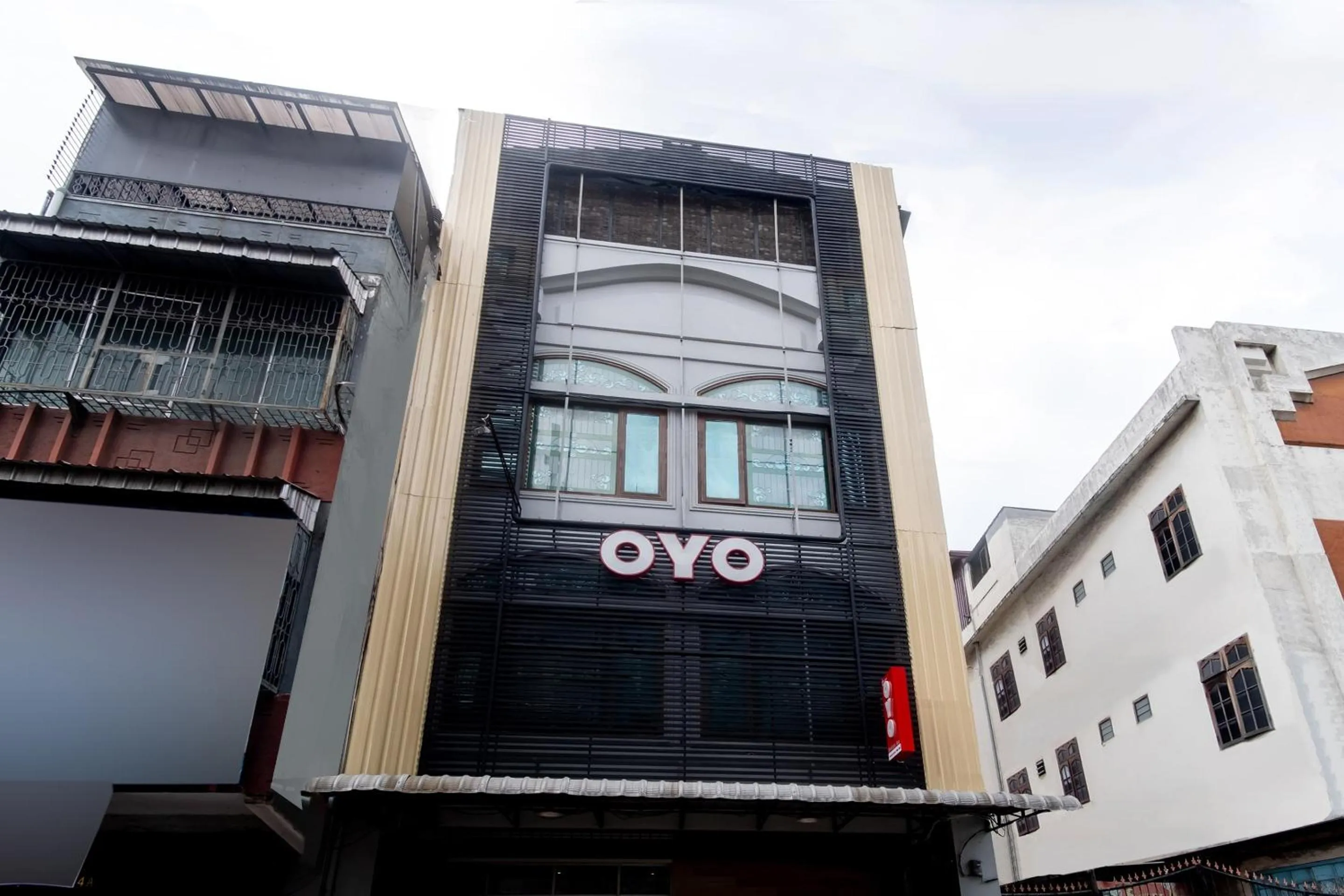 Facade/entrance in Hotel O Festive Inn