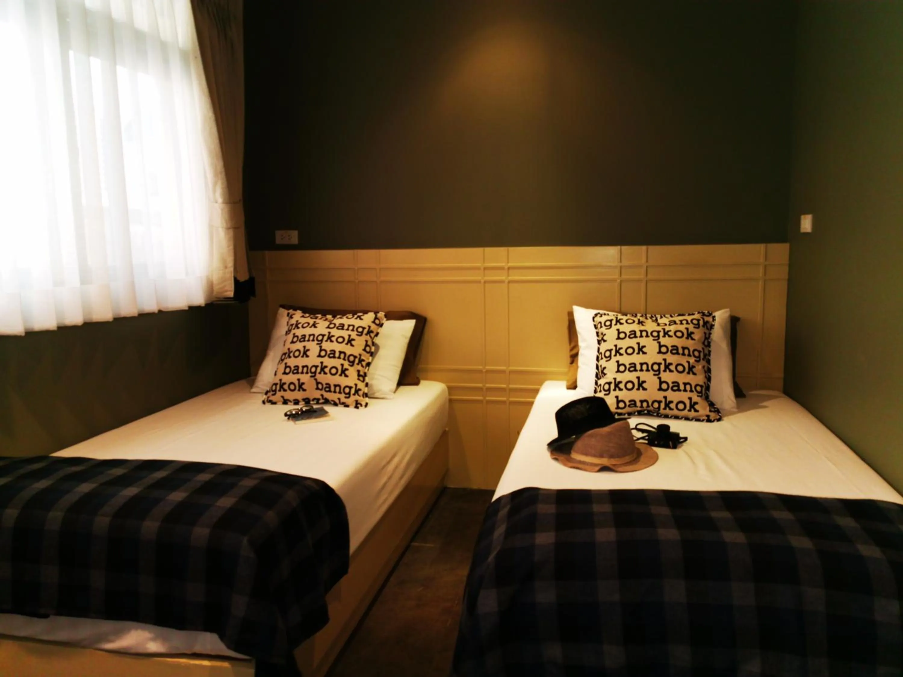 Bedroom, Bed in Chomm House