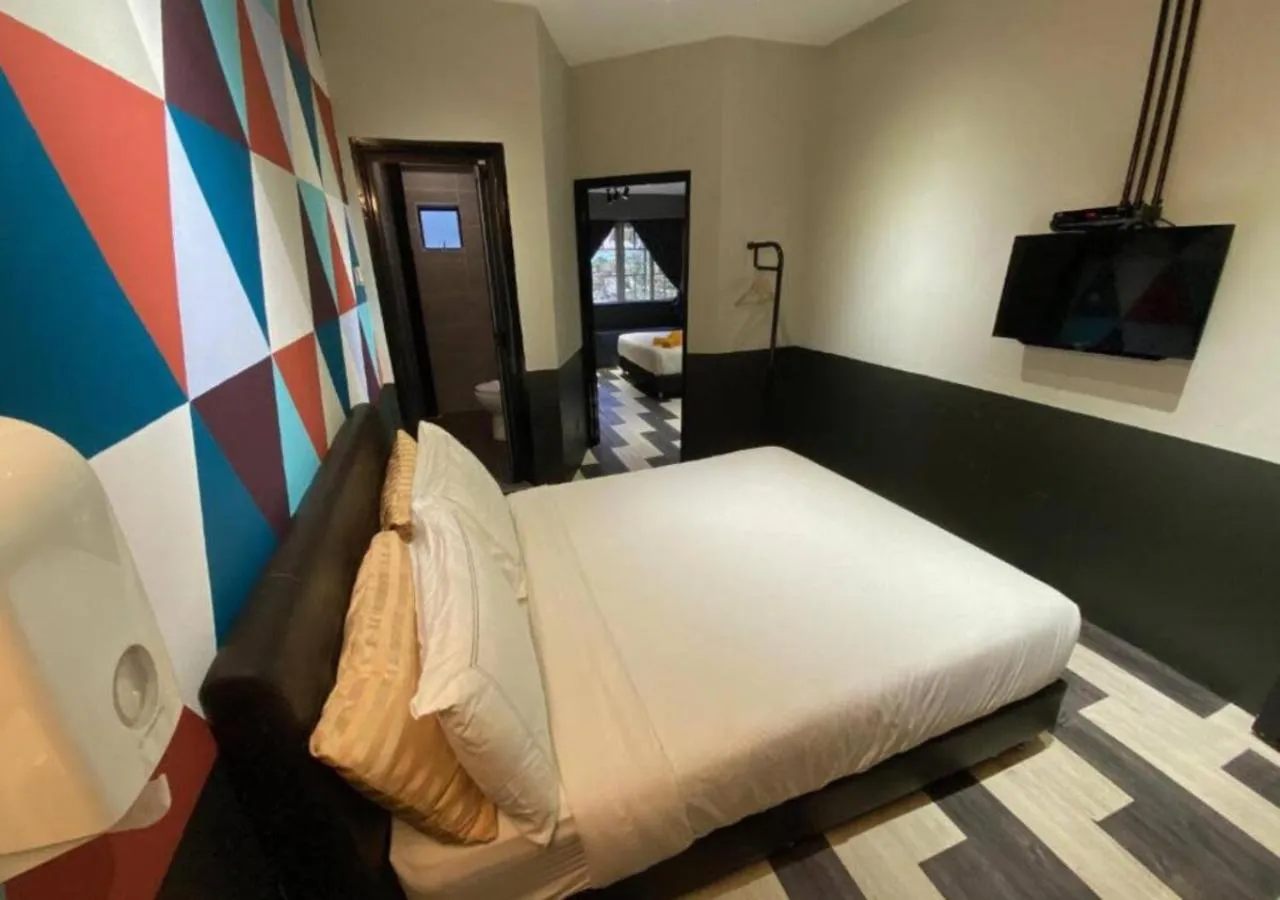 Photo of the whole room, Bed in Kavy Boutique Hotel @ KBH