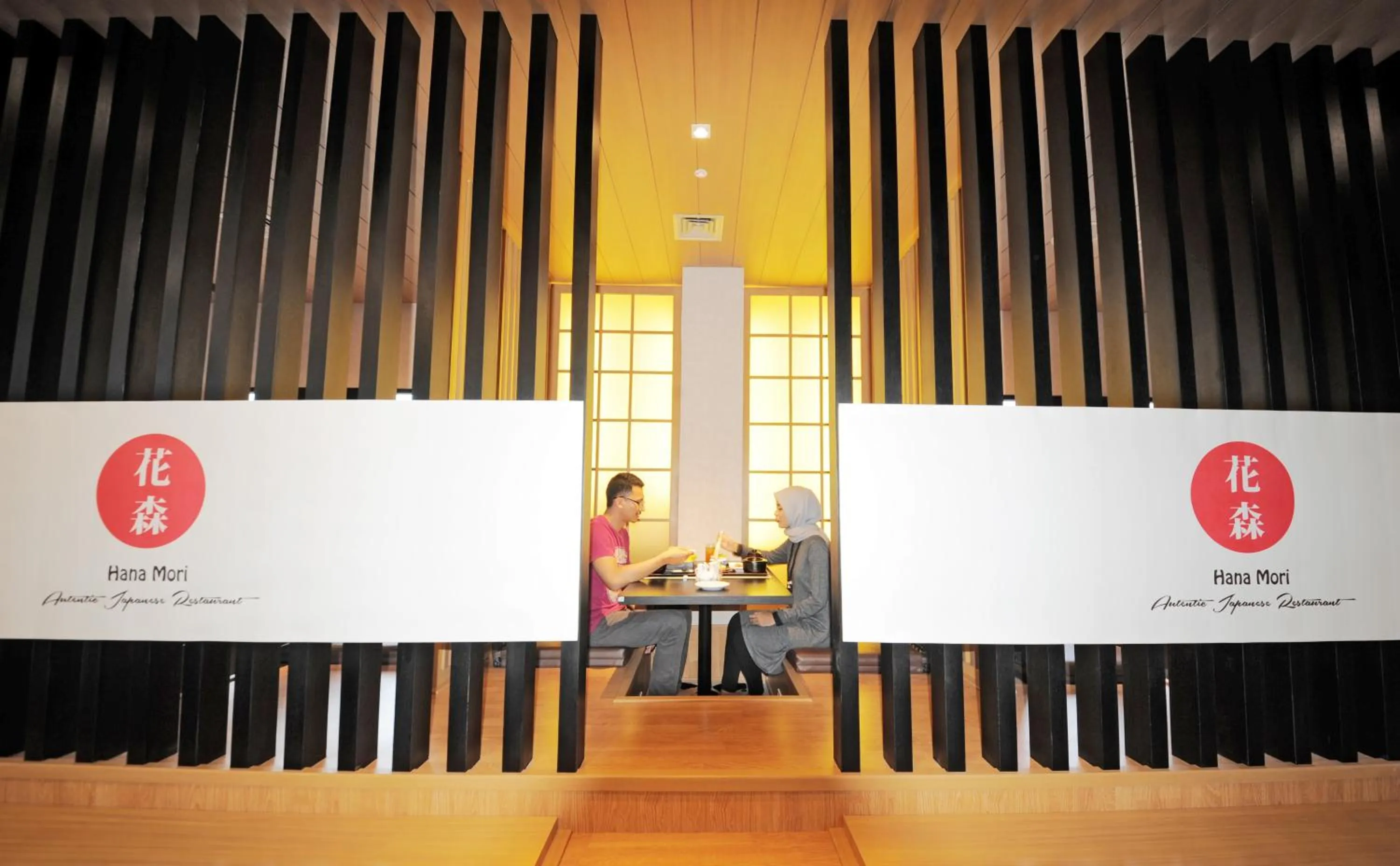 Restaurant/places to eat in Azalea Suites Cikarang by Jayakarta Group