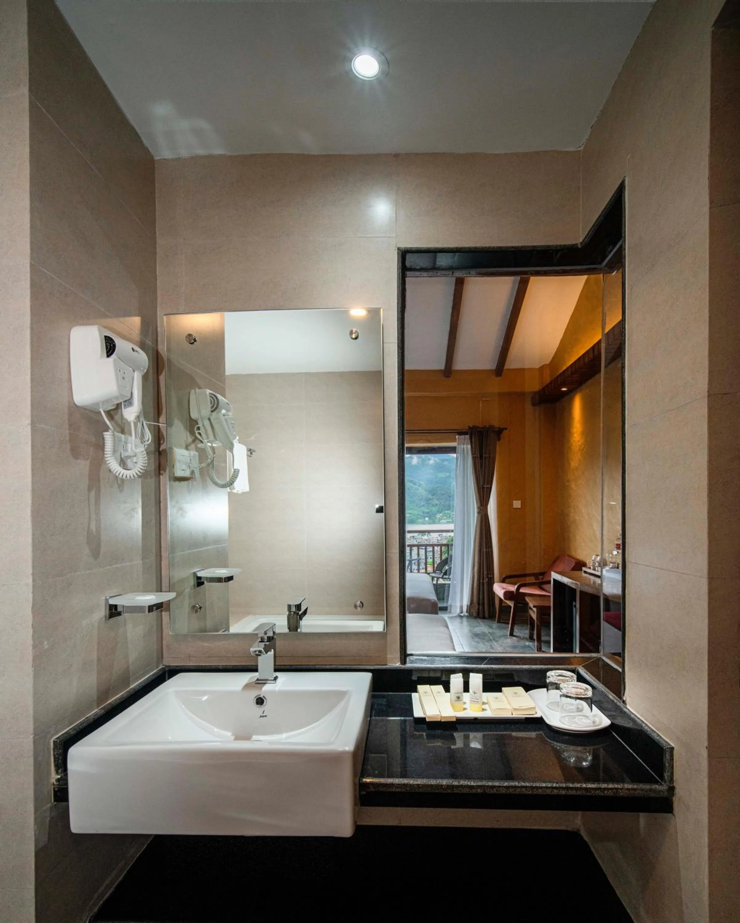 Toilet in Bar Peepal Resort