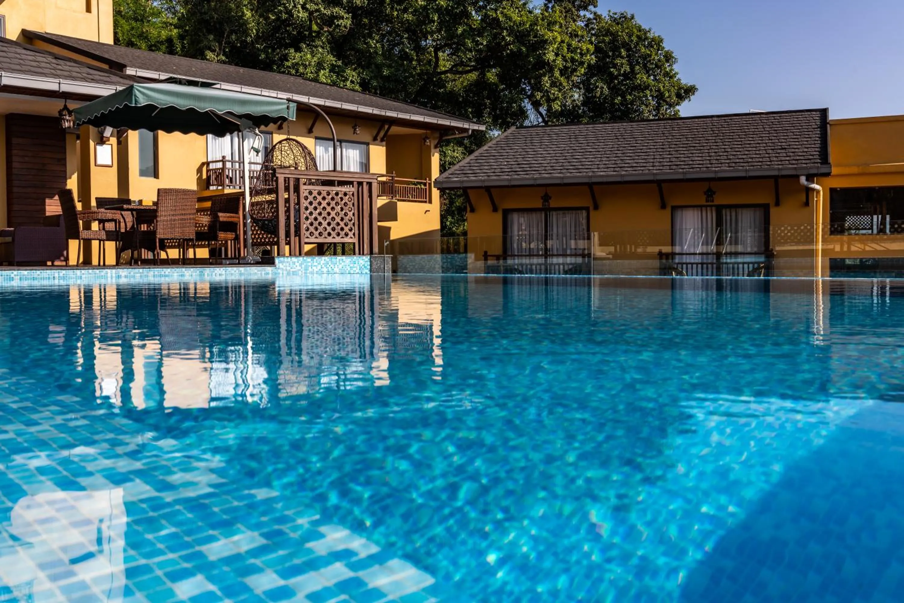 Swimming pool in Bar Peepal Resort