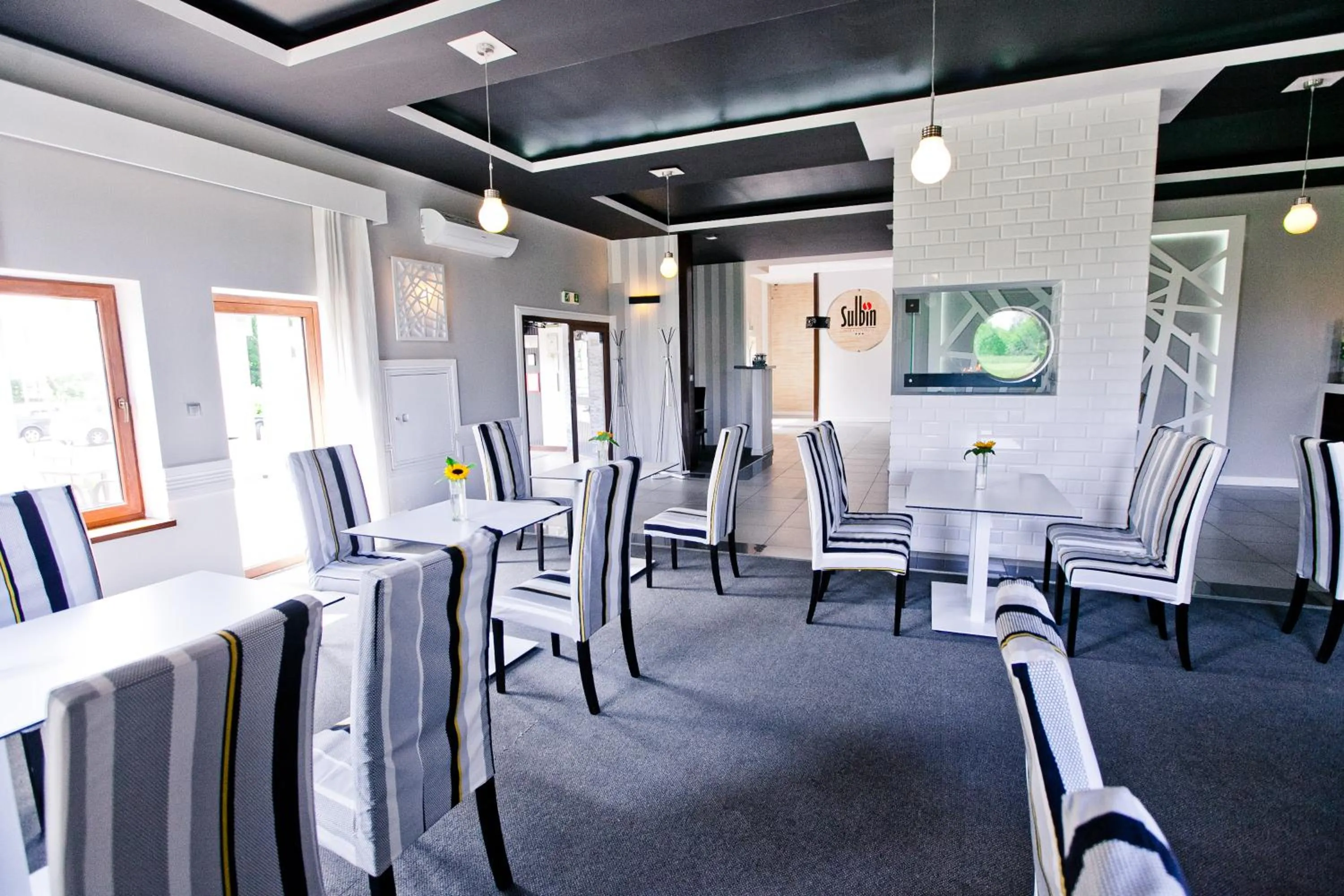 Restaurant/places to eat in Hotel Sulbin