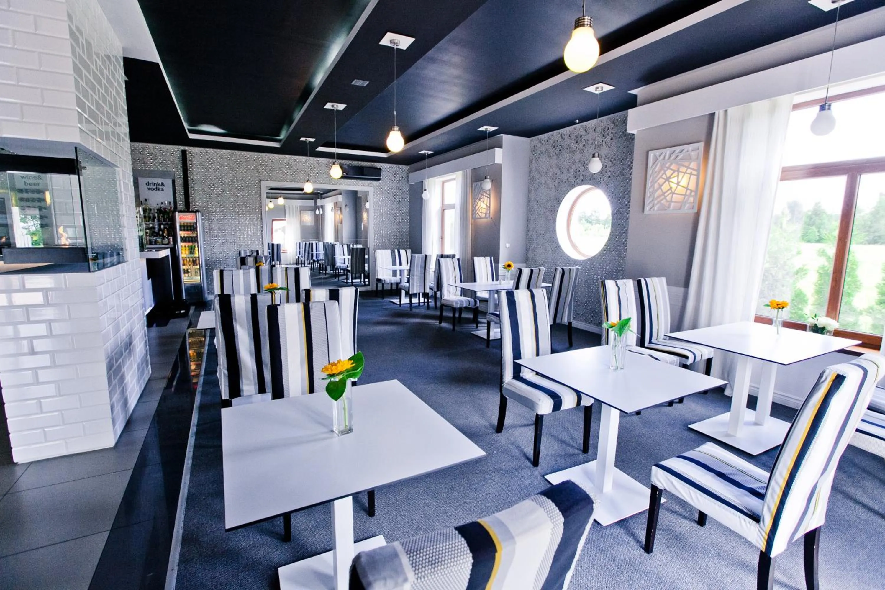 Restaurant/places to eat in Hotel Sulbin