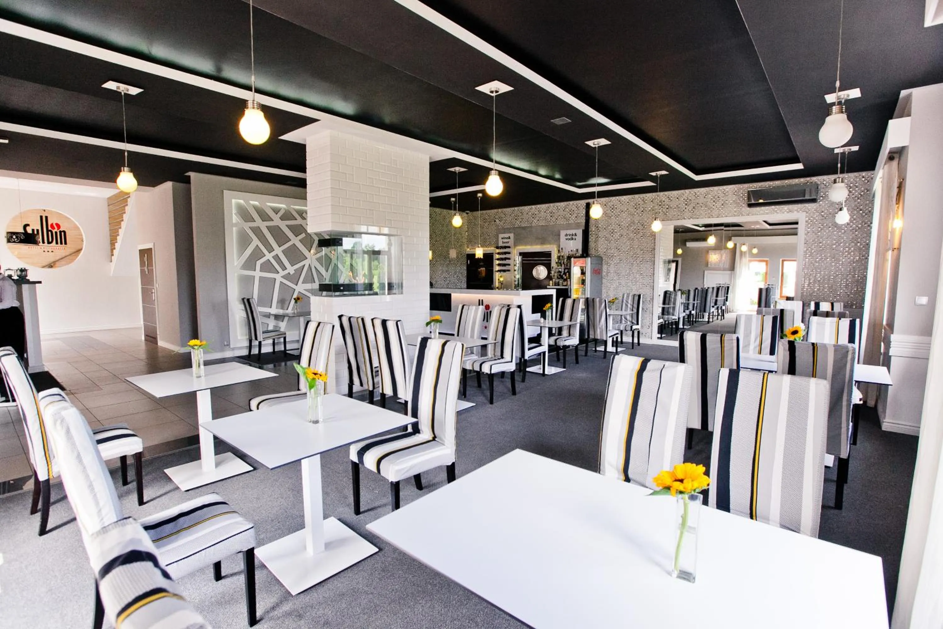 Restaurant/places to eat in Hotel Sulbin