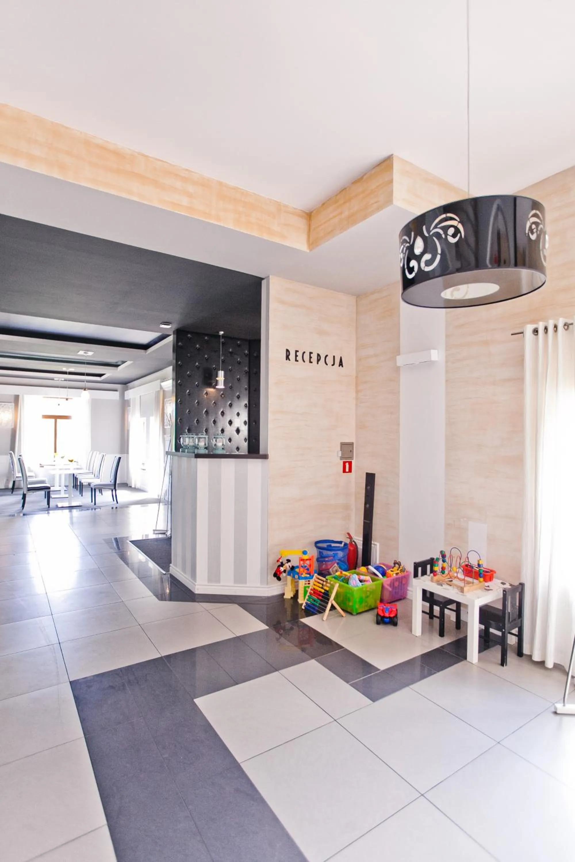 Restaurant/places to eat in Hotel Sulbin