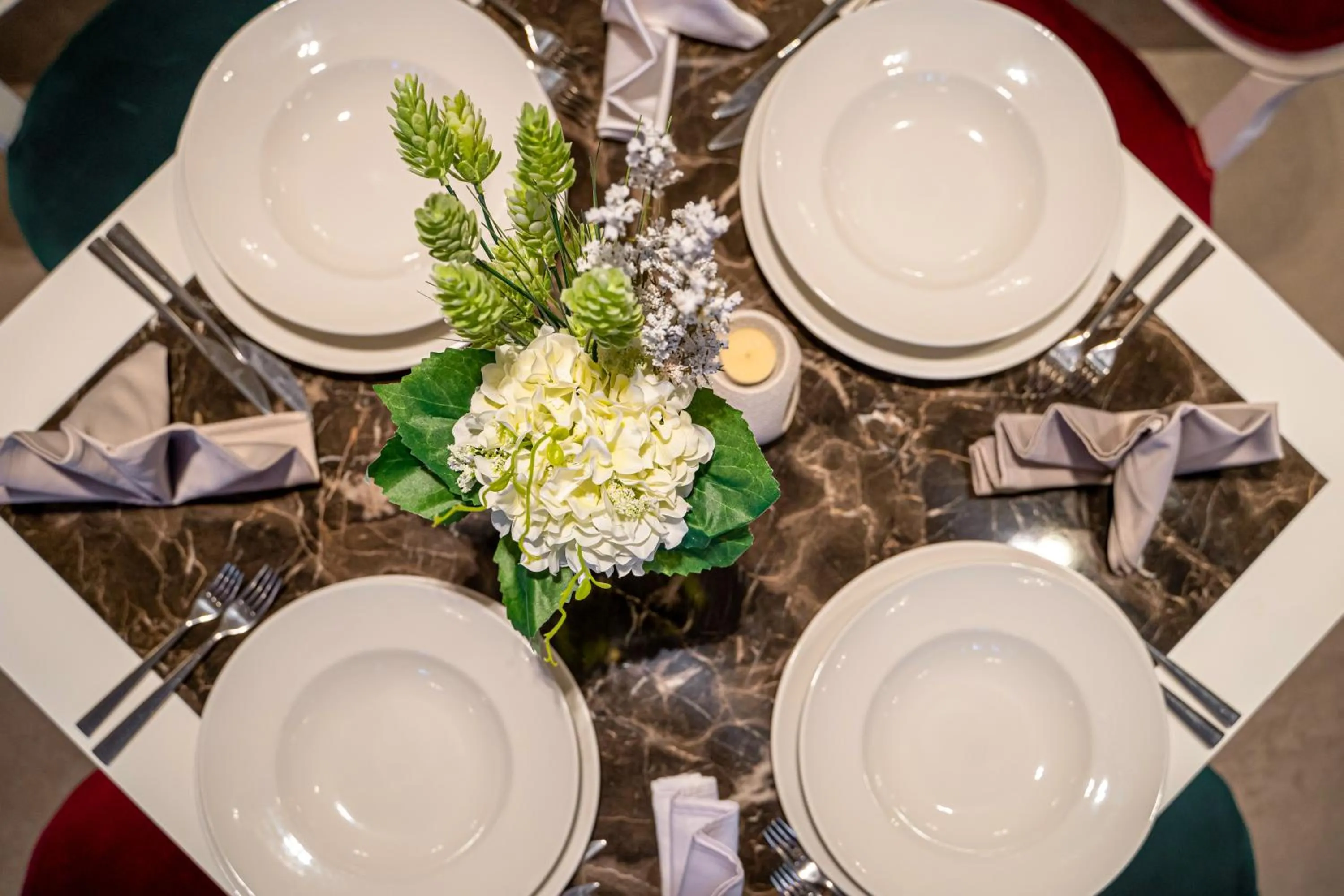 Restaurant/places to eat in Hissar Spa Hotel