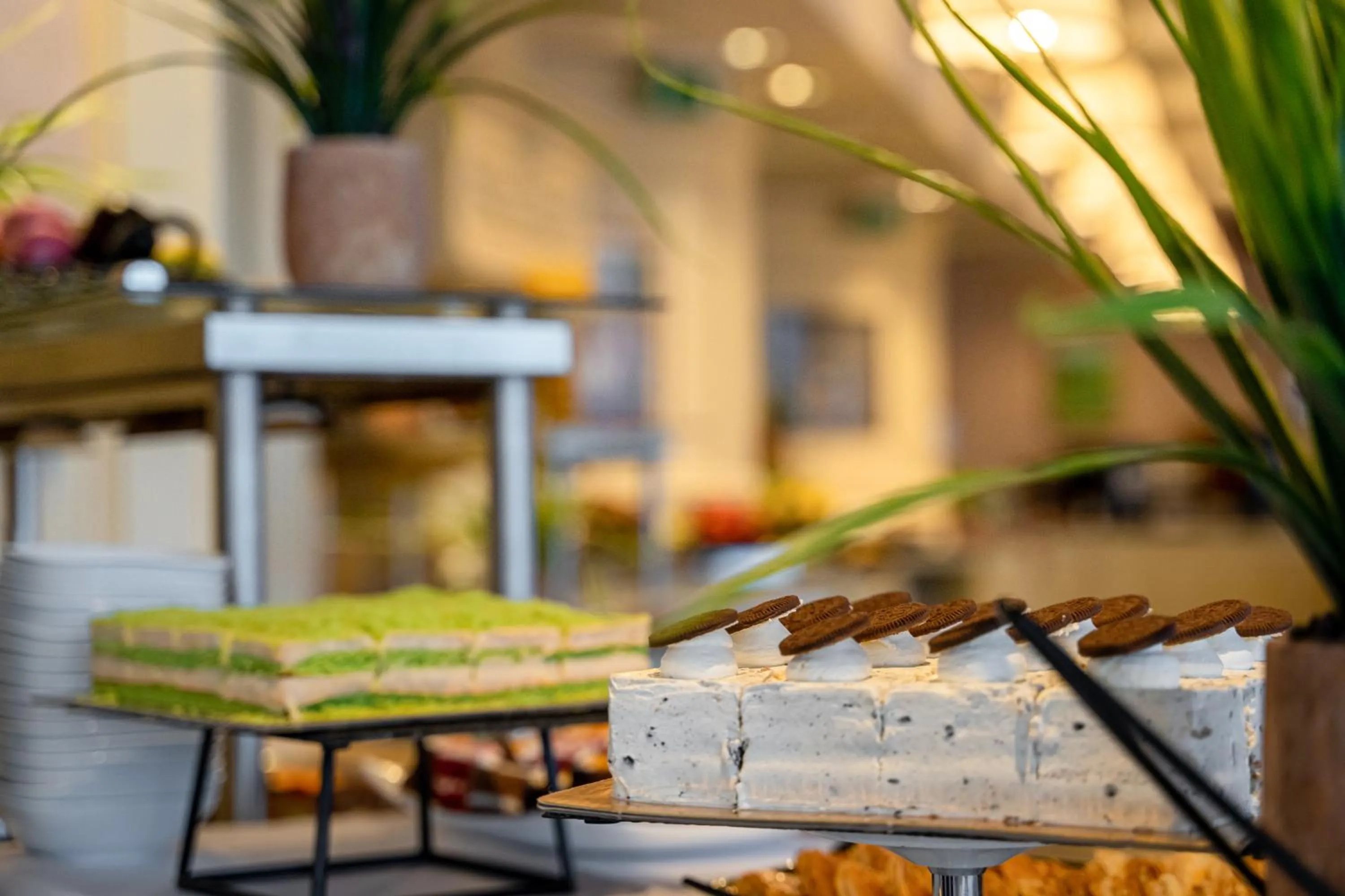 Restaurant/places to eat in Hissar Spa Hotel