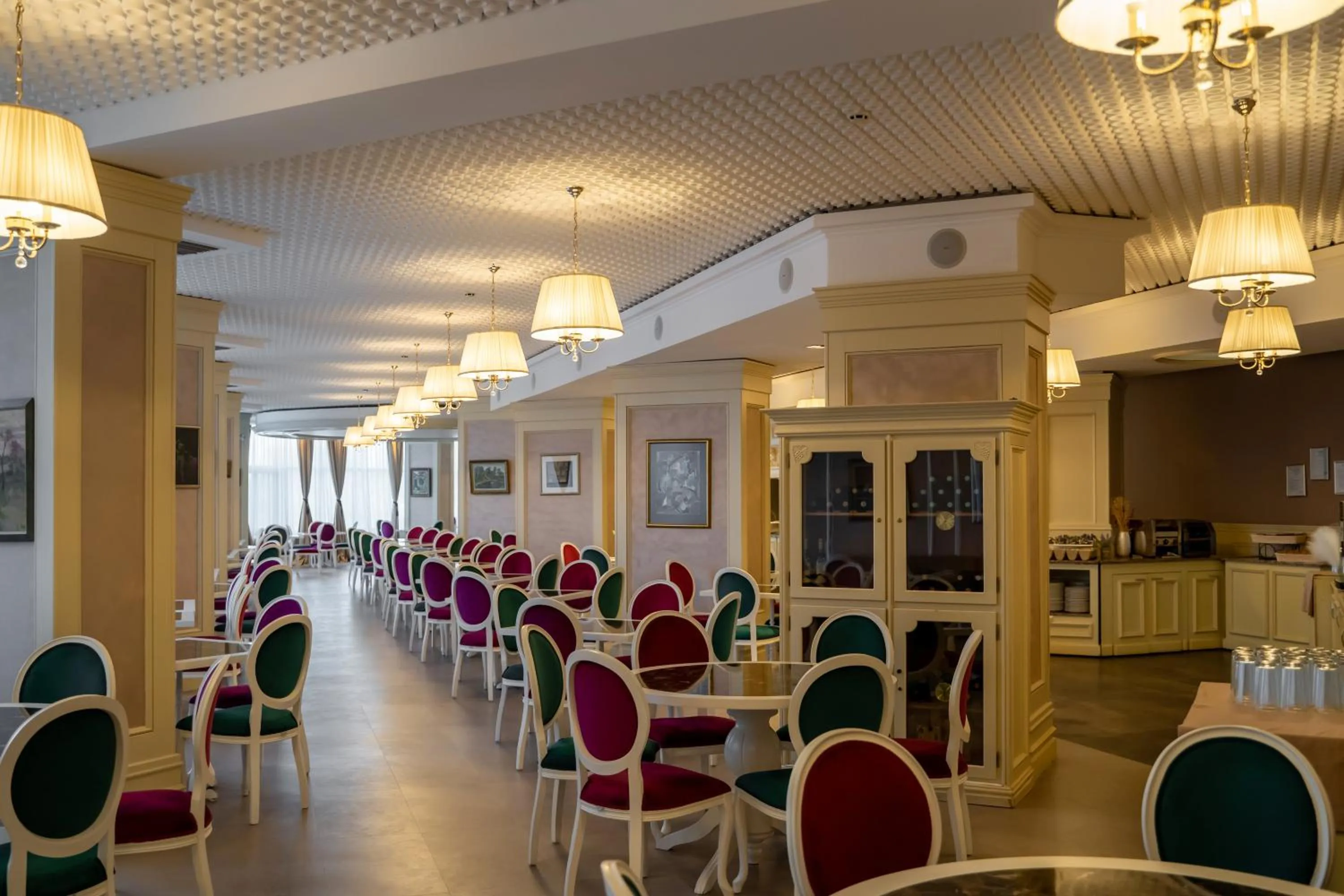 Restaurant/places to eat in Hissar Spa Hotel