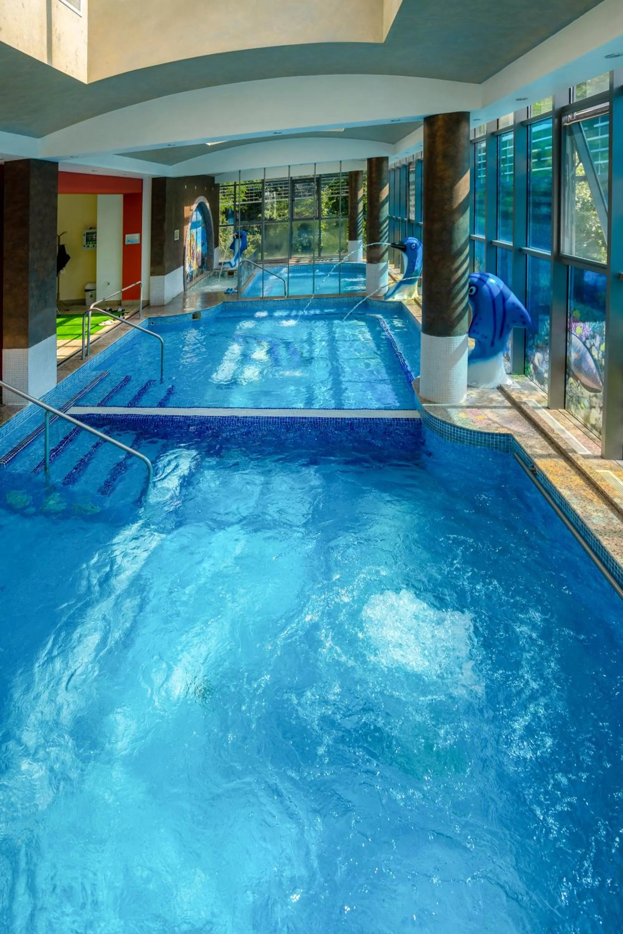 Swimming pool in Hissar Spa Hotel