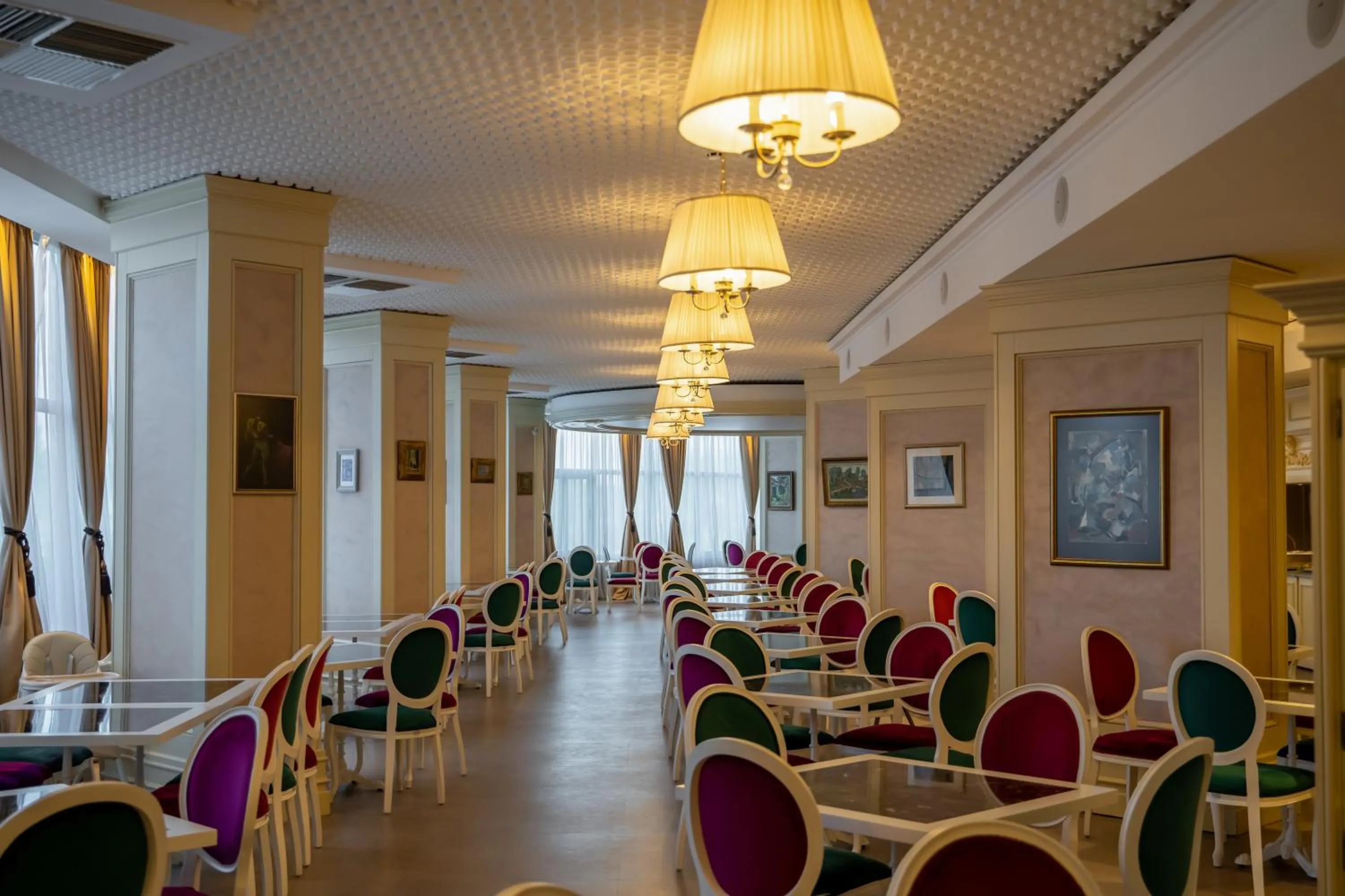 Restaurant/places to eat in Hissar Spa Hotel