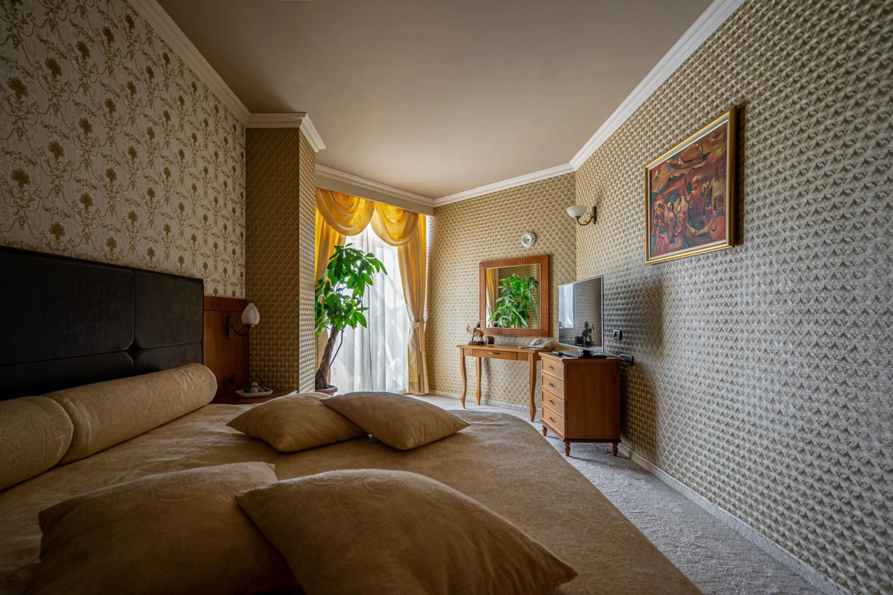 Bed in Hissar Spa Hotel