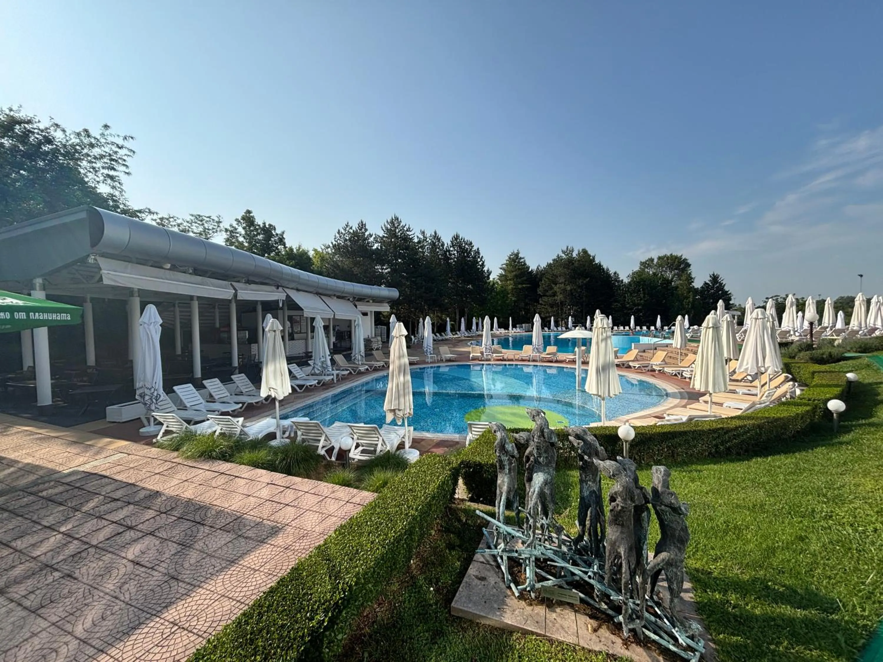 Swimming pool in Hissar Spa Hotel