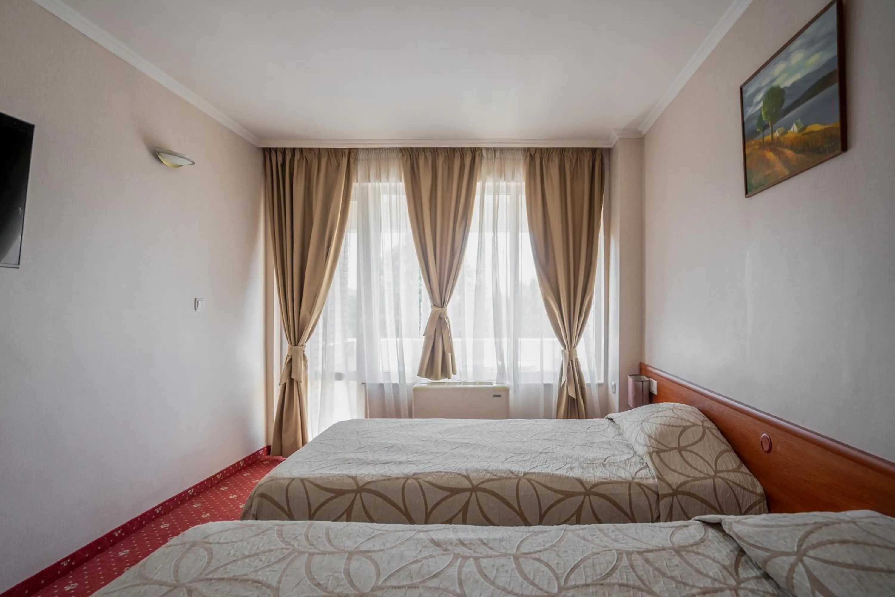 Photo of the whole room, Bed in Hissar Spa Hotel